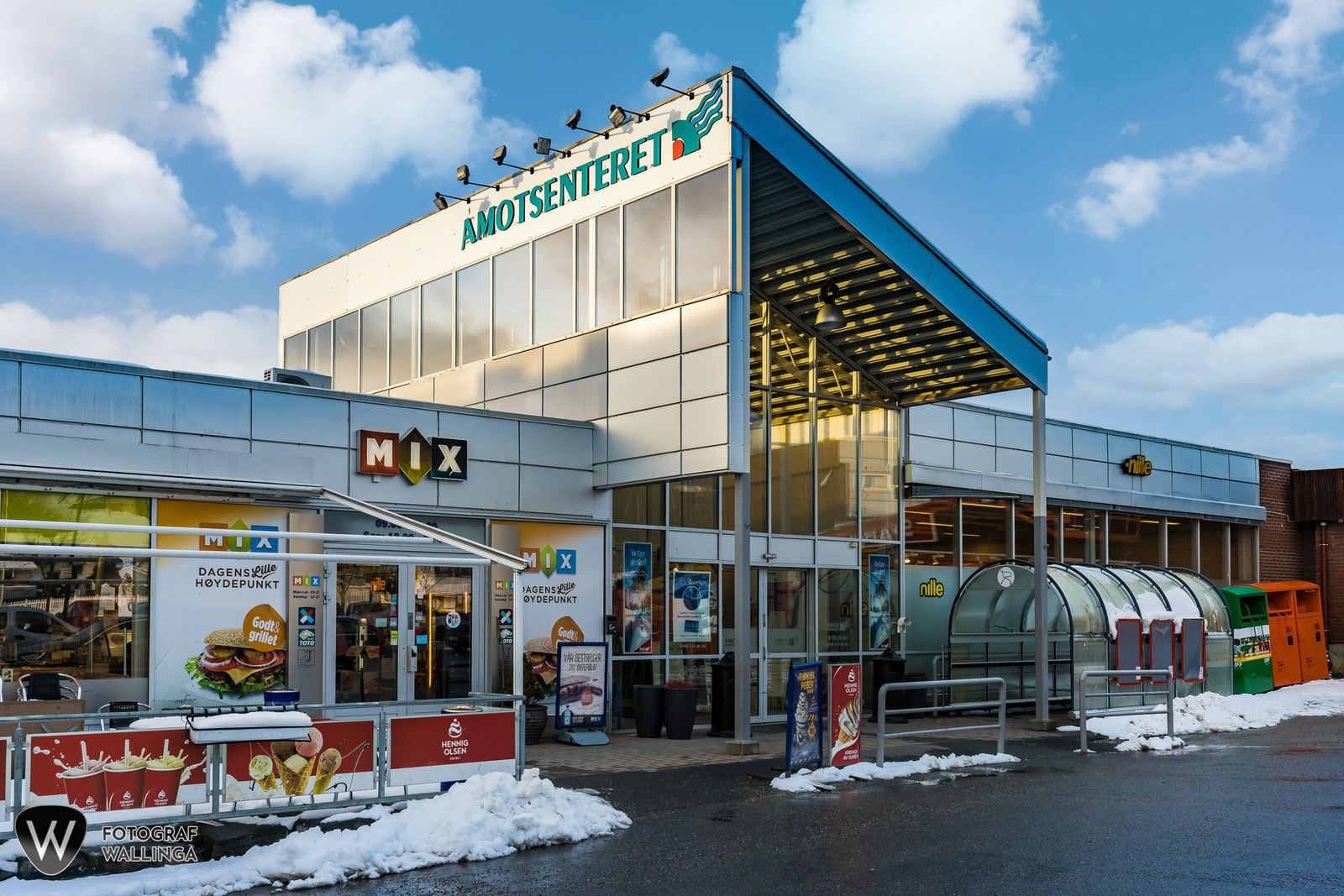 Dagligvarehandelen kan blant annet gjøres på Spar, Kiwi og Rema 1000 som ligger i sentrum. Galleribilde