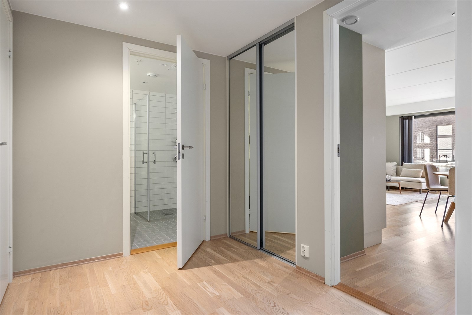 Fra gangen er det adkomst til baderommet. Galleribilde