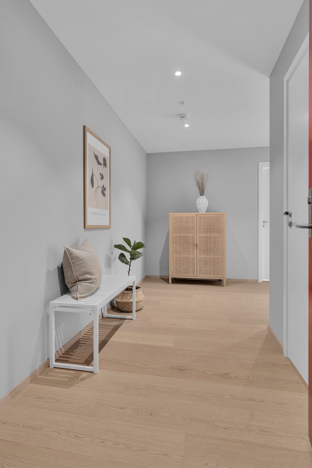 Romslig entre Galleribilde