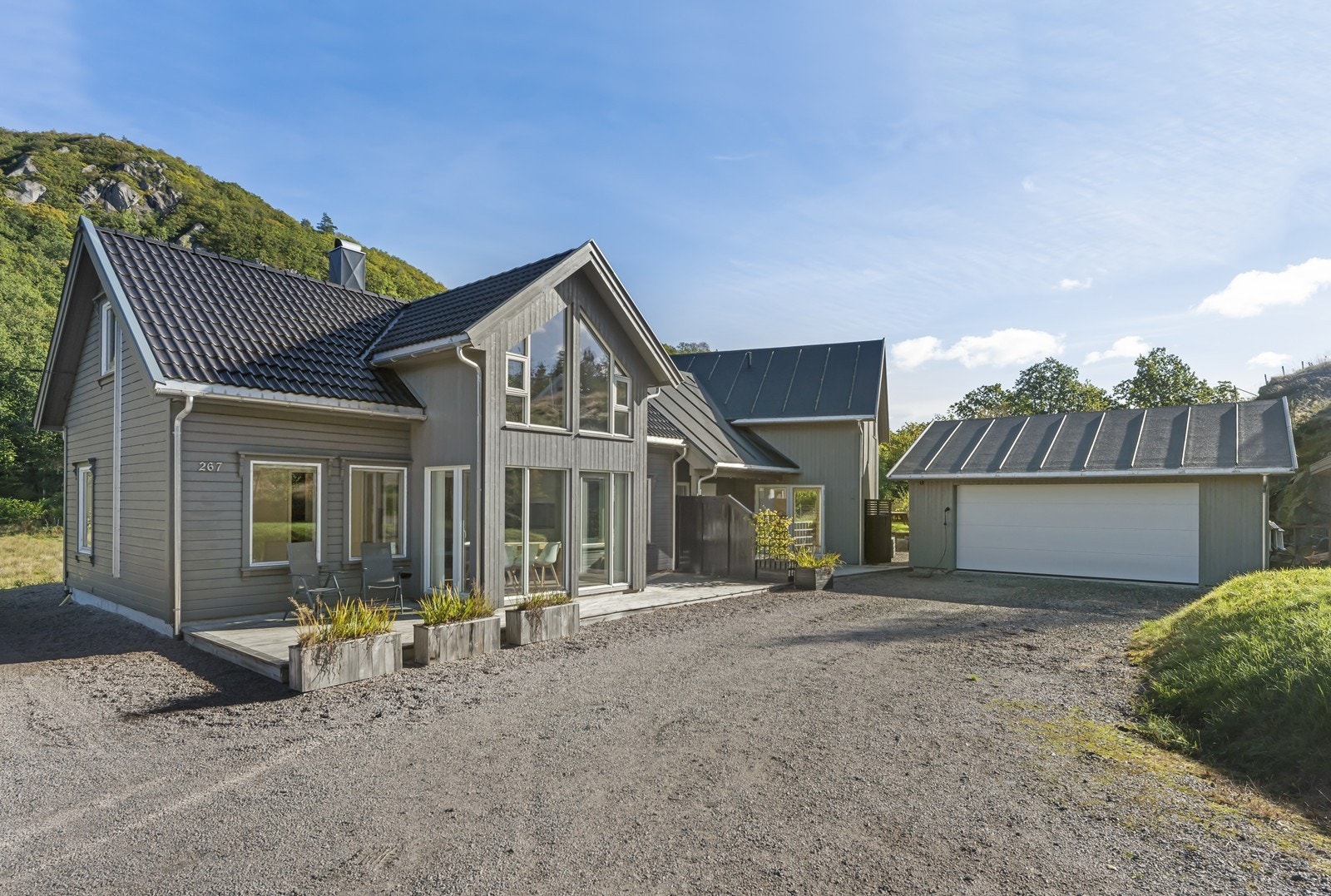 Boligen har en landlig og fin beliggenhet på Bruseland. Galleribilde