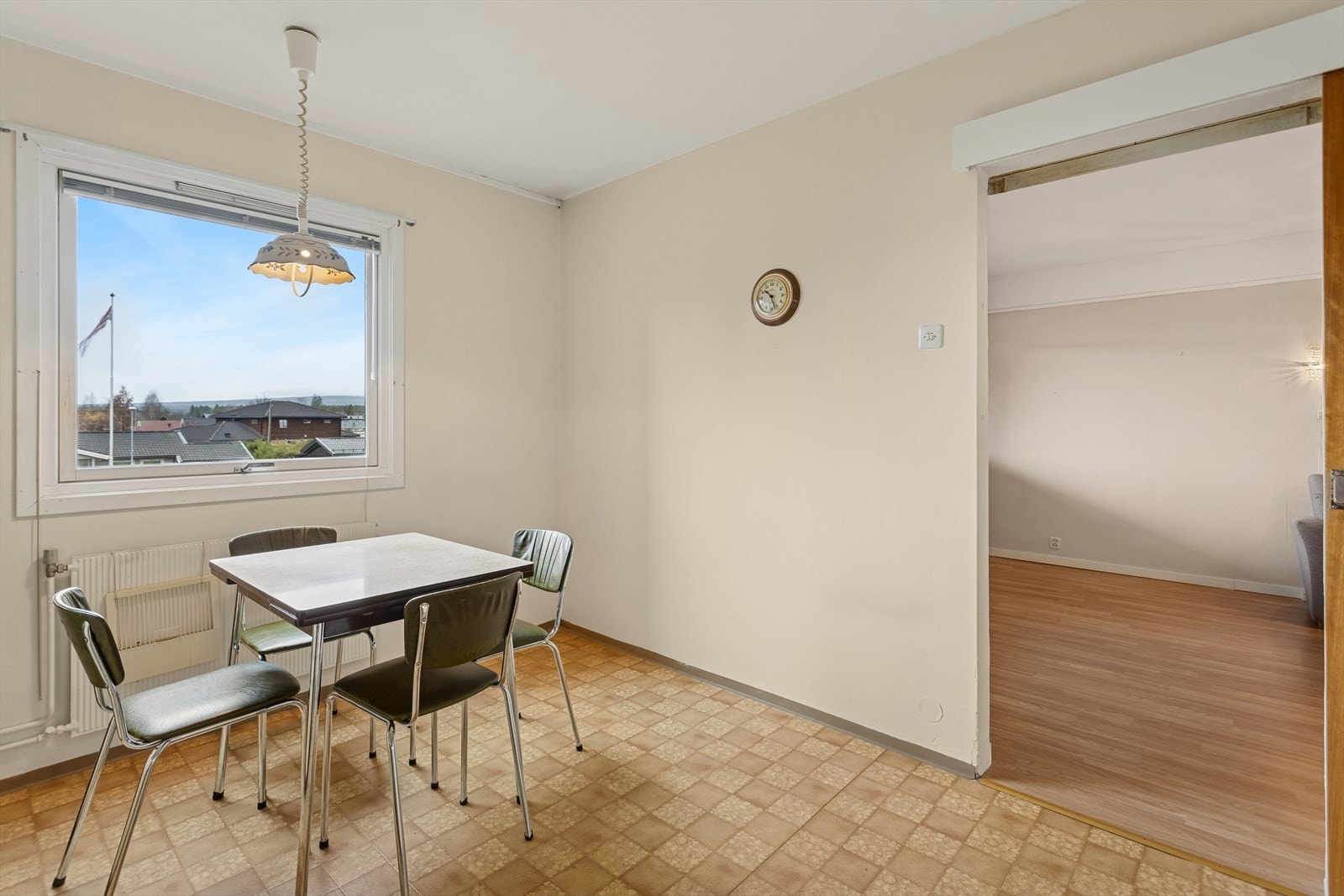 Kjøkken med frokostgruppe Galleribilde