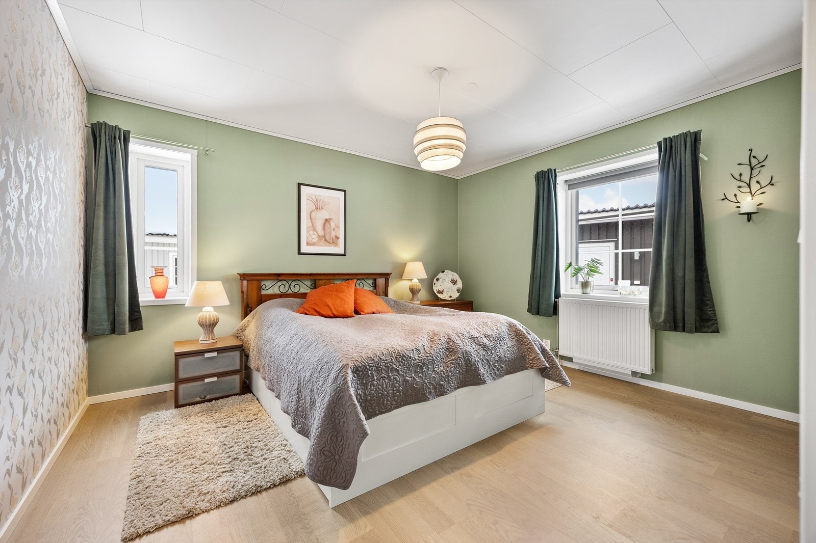 Det andre soverommet er også av god størrelse, med plass til seng og garderobeløsning. Galleribilde