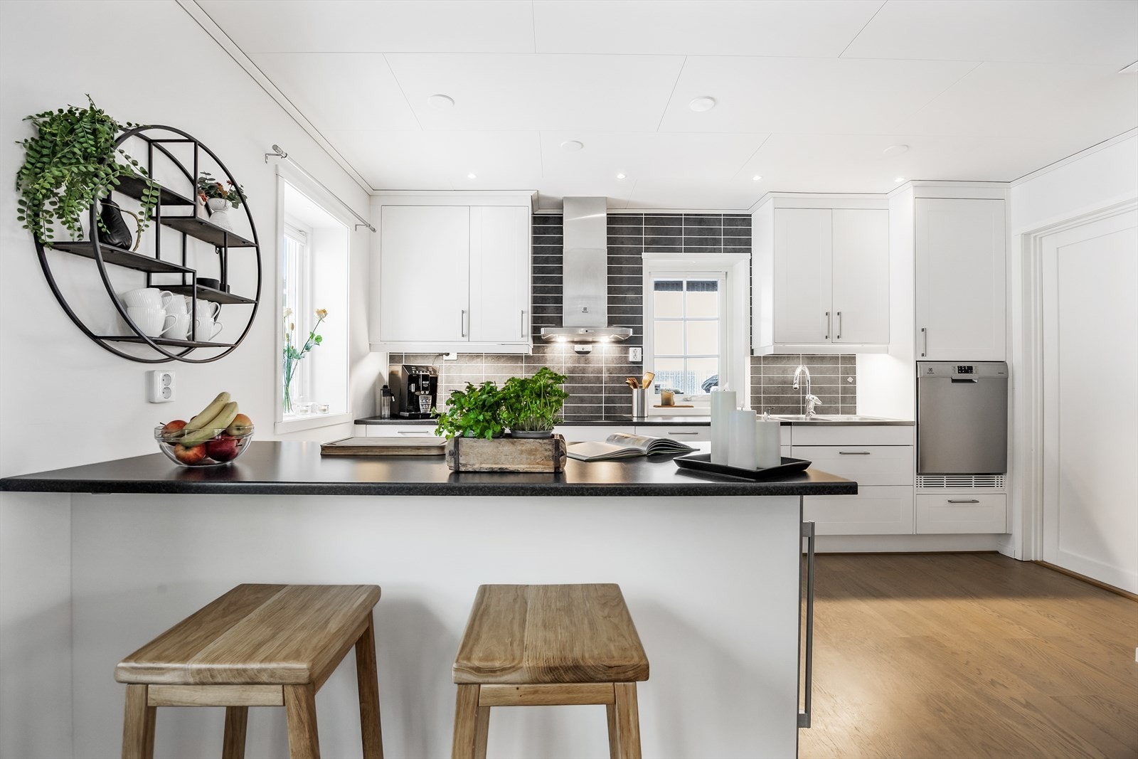 For ekstra sikkerhet er det installert både waterguard og komfyrvakt. Galleribilde