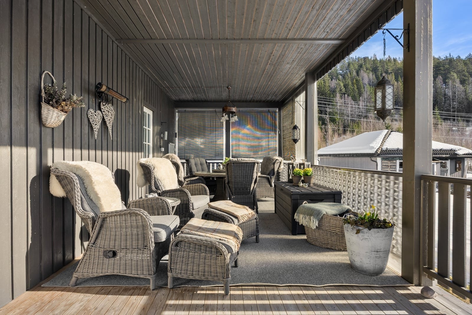 Stor overbygget terrasse for hyggelige sommerkvelder. Galleribilde