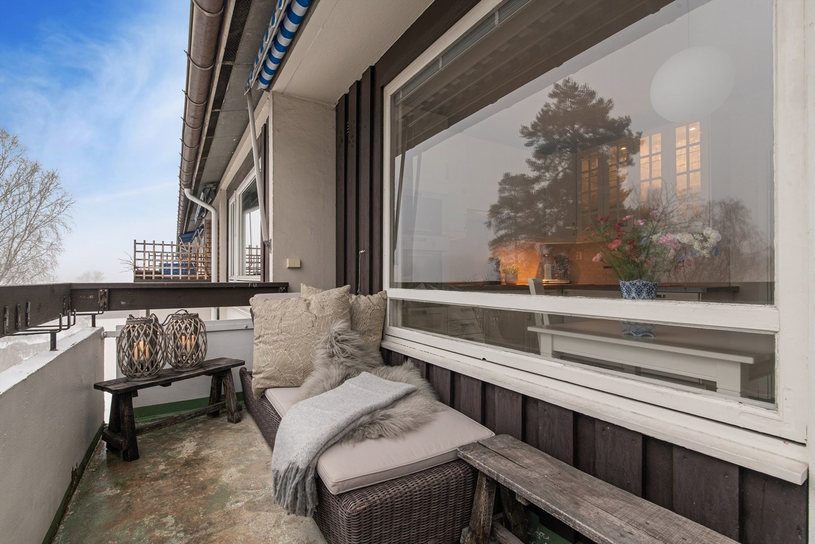 Balkongen har gode solforhold med ettermiddagssol. Galleribilde