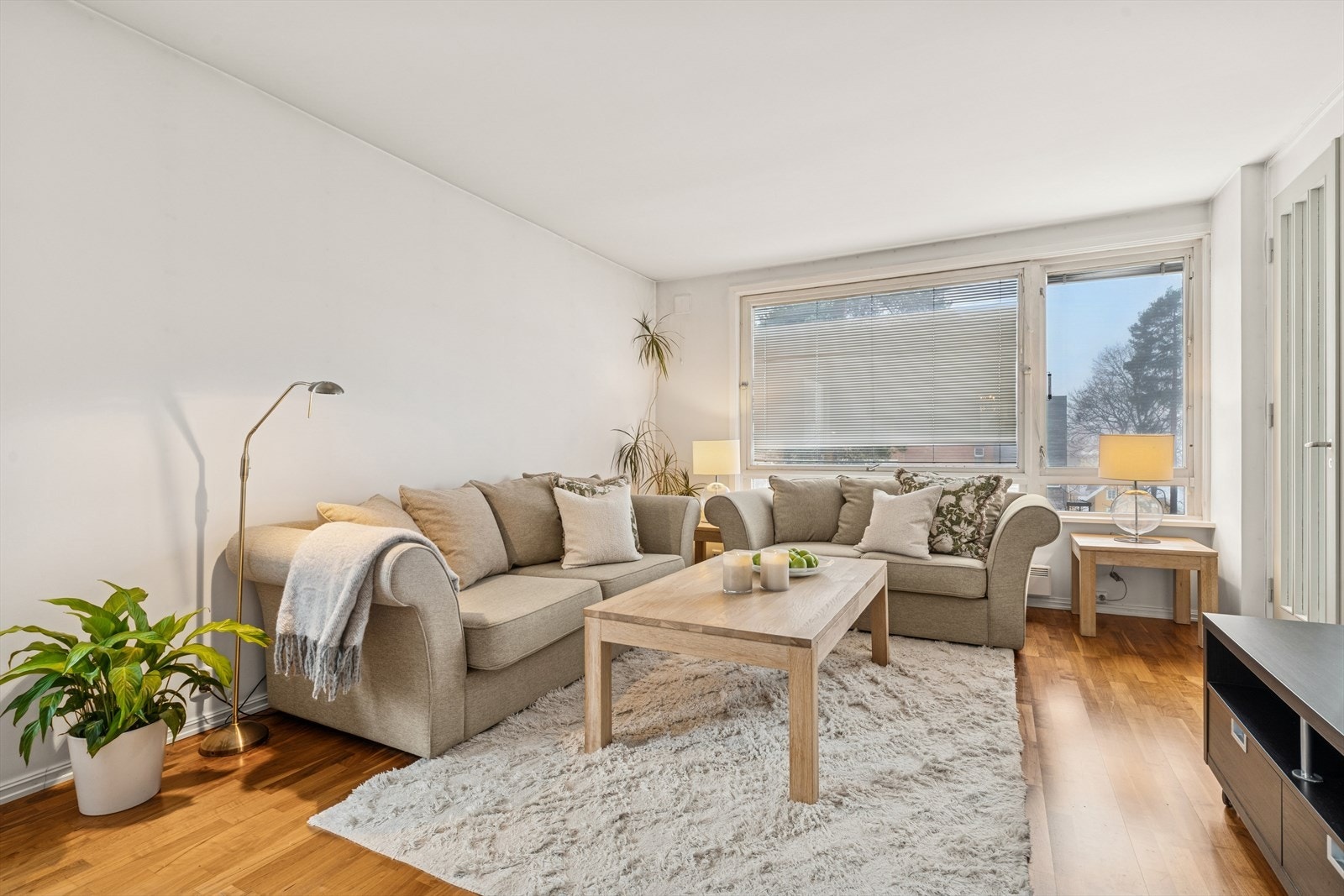 Leiligheten ligger fint til i byggets 4. etasje. Galleribilde