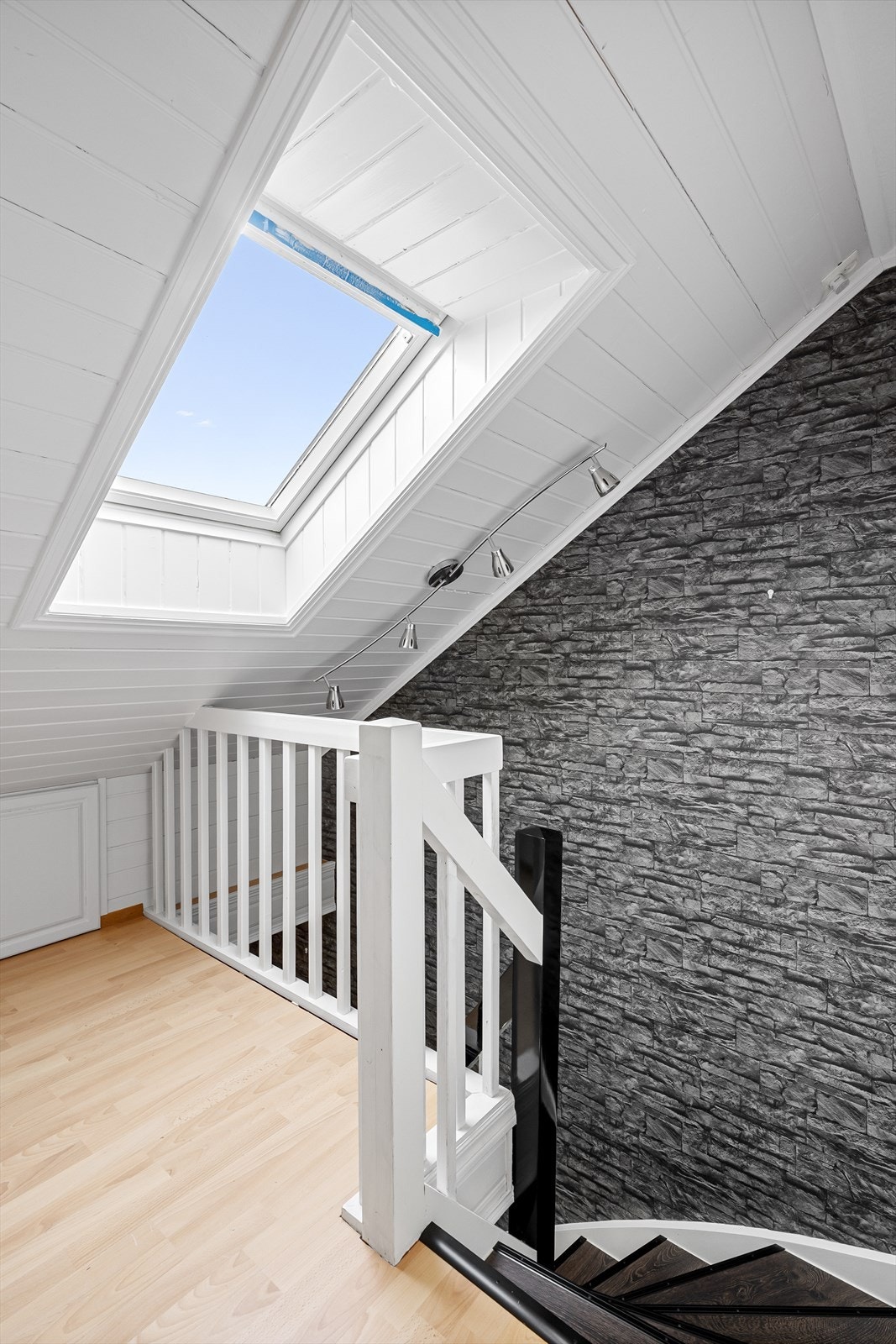 På loftet finner man flere rom samt et bad. Galleribilde