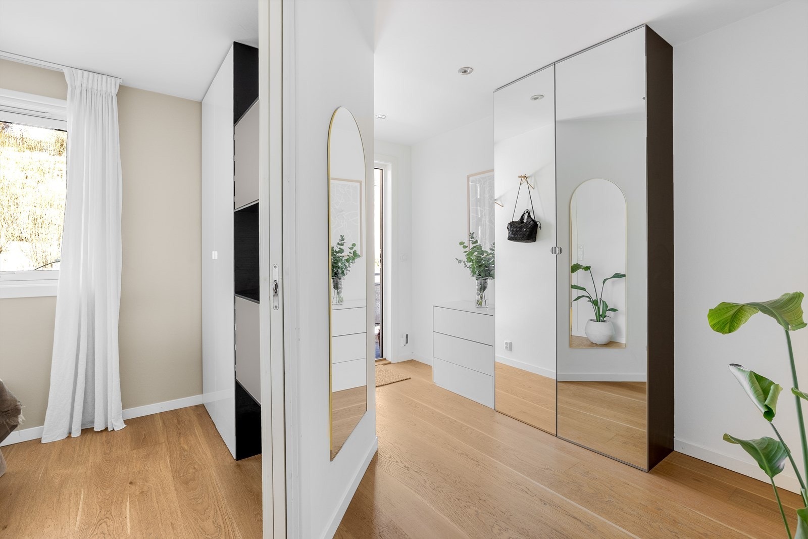 Entré/gang Galleribilde