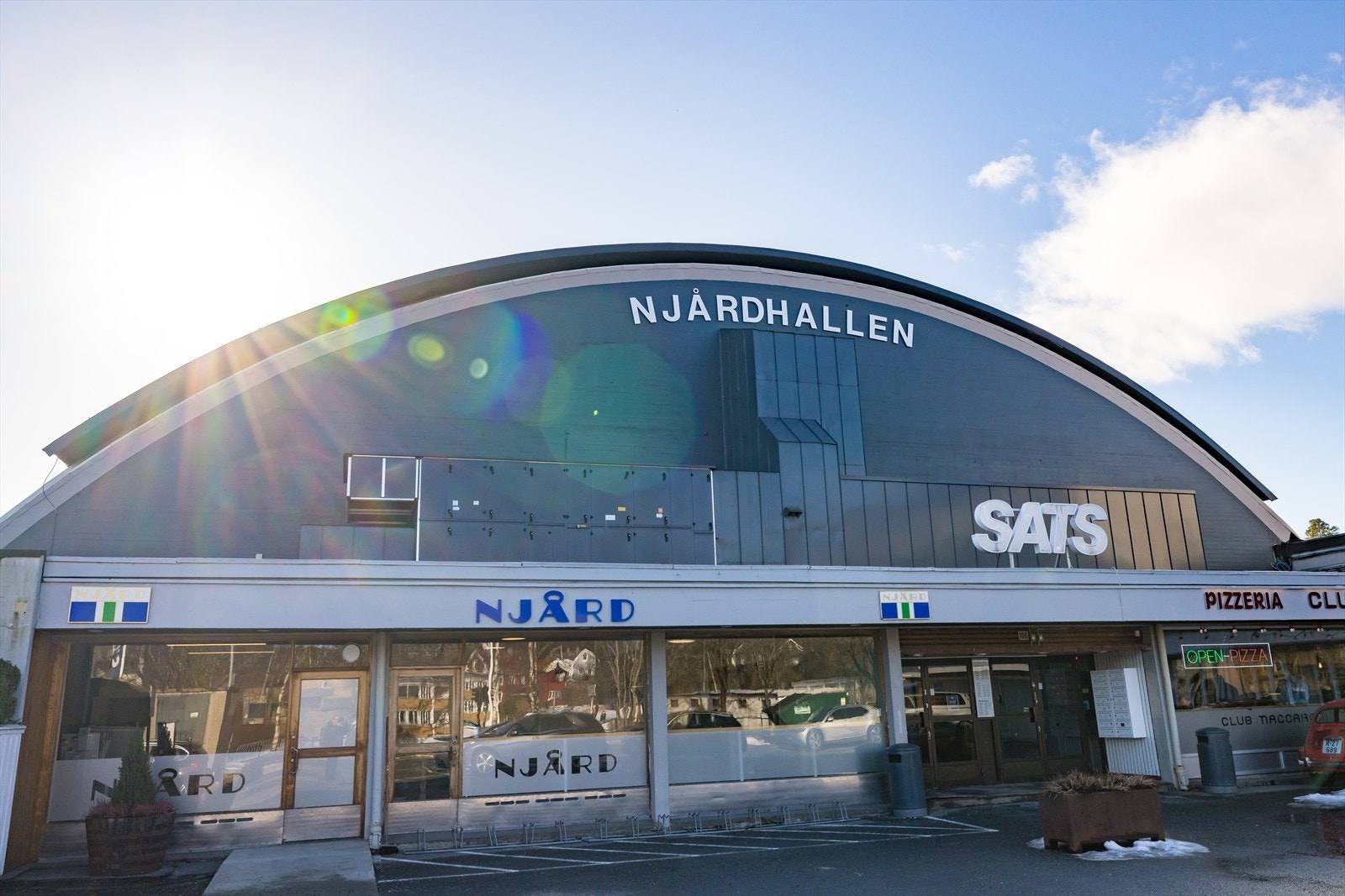 Et par minutters gange til Njårdhallen, med blant annet SATS Galleribilde