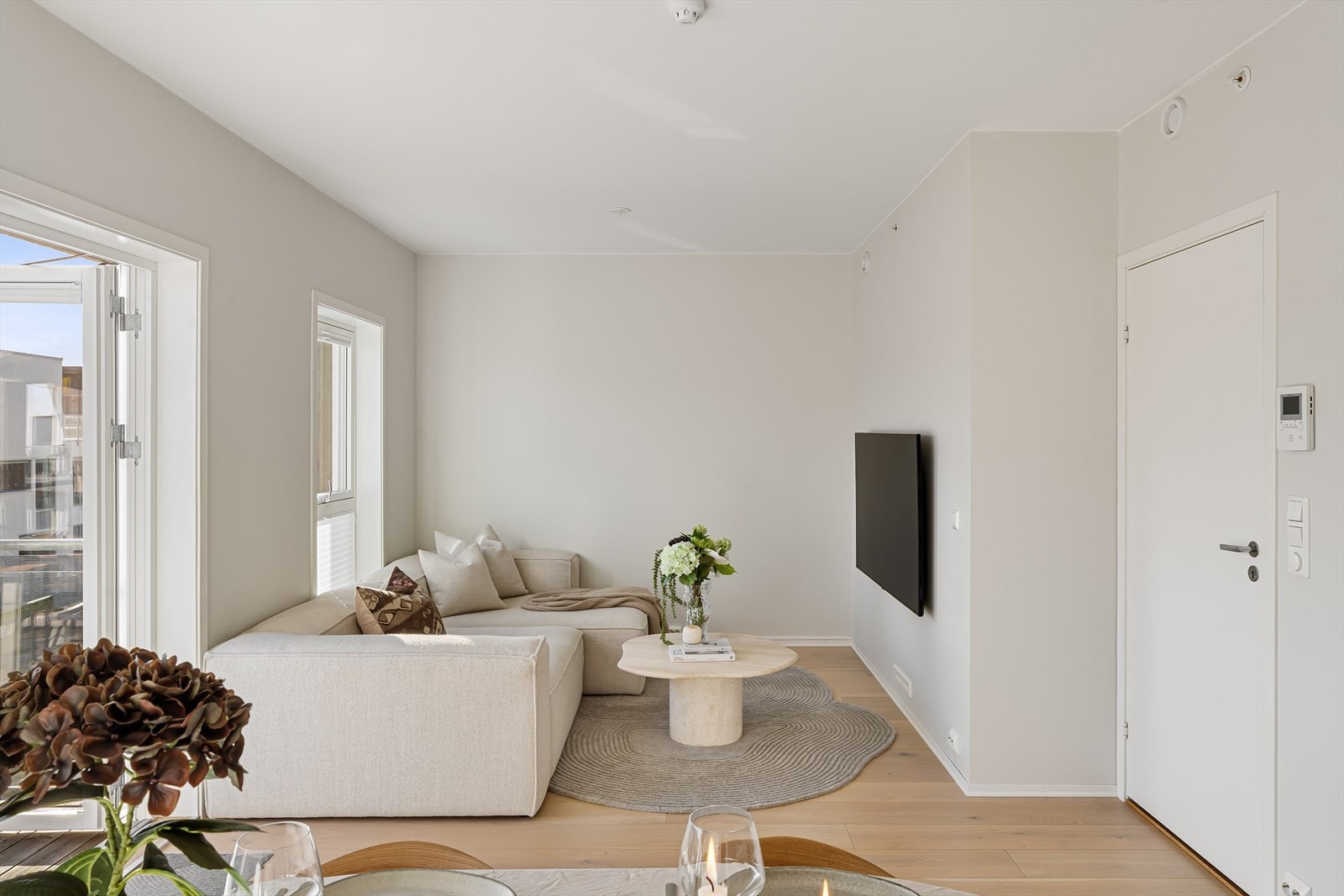 Her har man også mulighet til å sette opp soverom nummer 2 om ønskelig, se vedlagte plantegning, konf. megler. Galleribilde