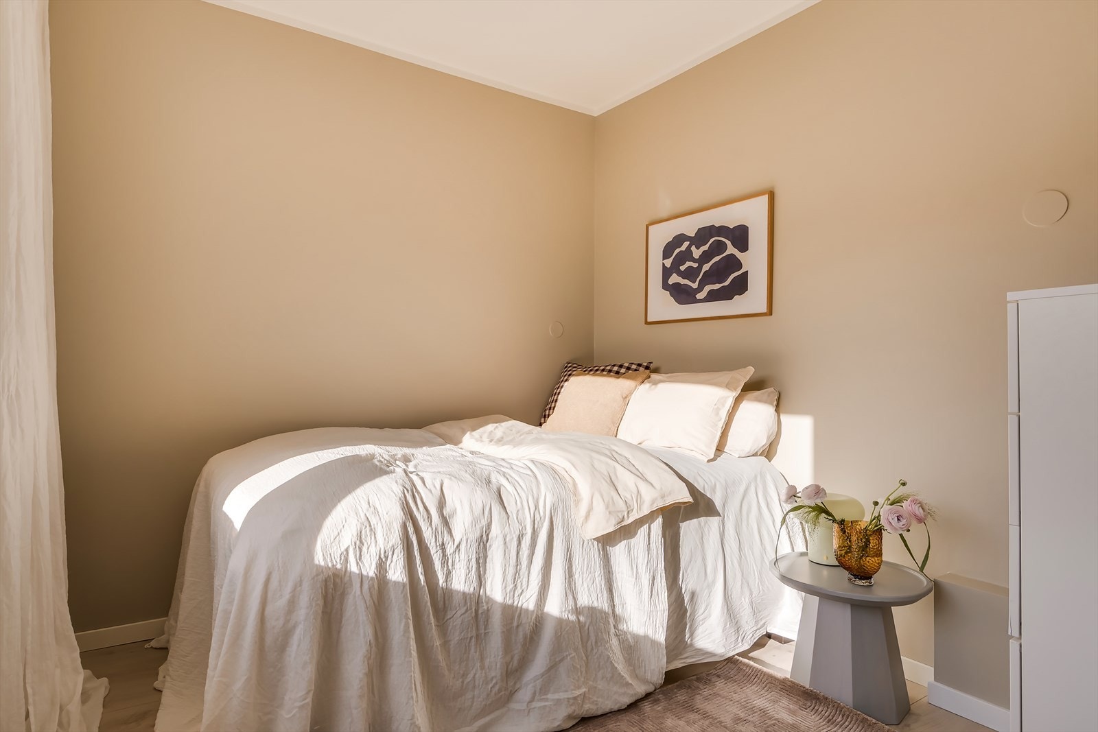 Soverom 3: Flott soverom med flere bruksmuligheter, enten du trenger gjesteværelse, barnerom eller kontor. Galleribilde