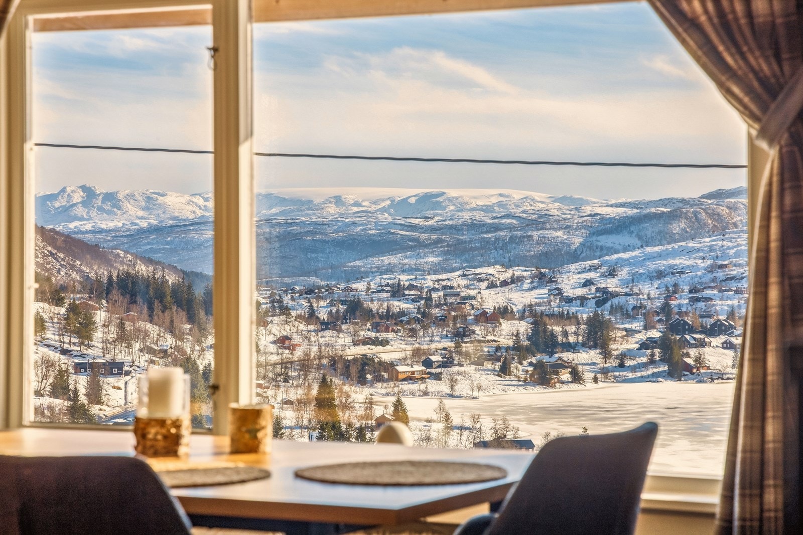 Nydelig utsikt fra stuevinduet Galleribilde