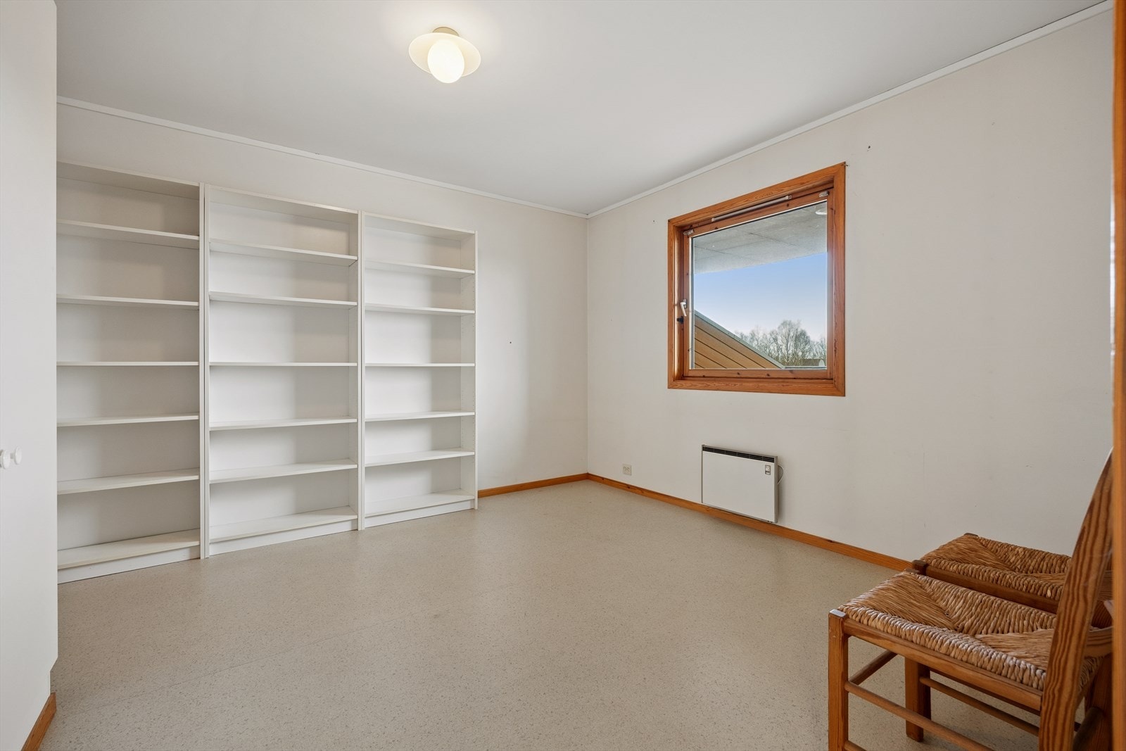 Leiligheten har to store soverom, begge med god plass til seng og garderobe. Galleribilde