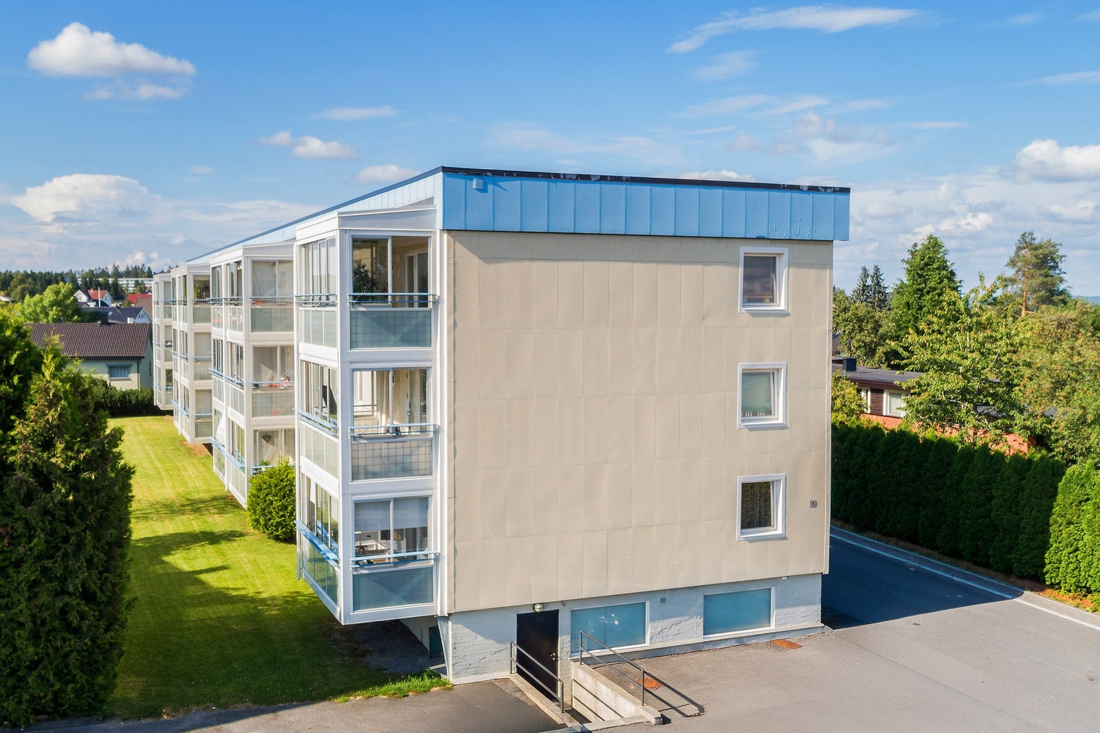 Sommerbilde av Gamleveien 15B Galleribilde