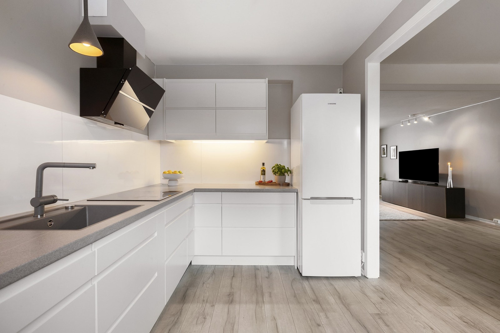 Kombiskap følger ikke med salget Galleribilde