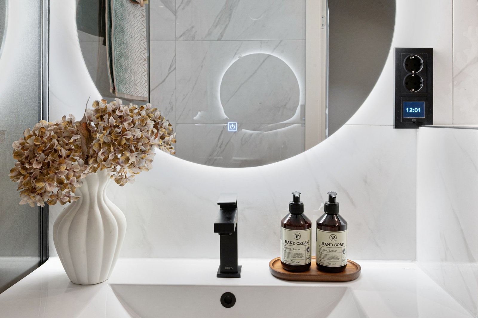 Rommet er oppusset av innleid rørlegger, flislegger og elektriker. Galleribilde