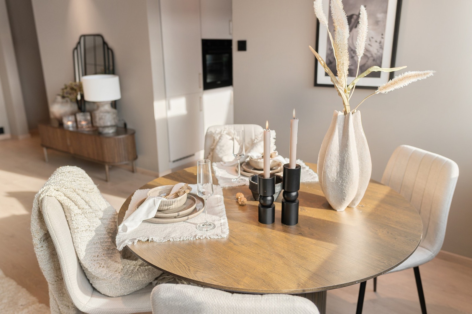 Detaljbilde stue/spiseseksjon. Galleribilde