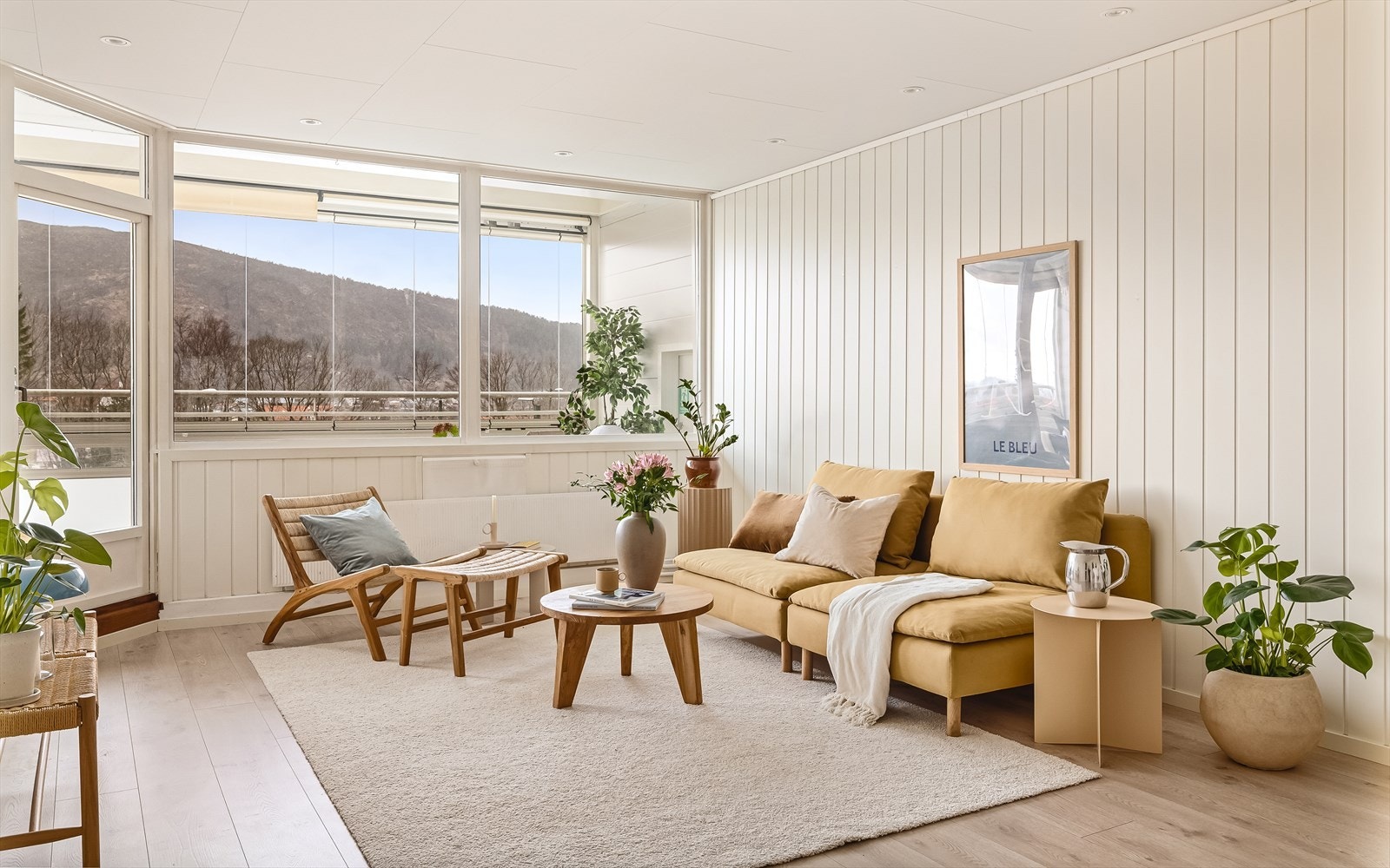 Leiligheten har radiatorovn i stuen og på hovedsoverommet, som sikrer behagelig varme. Galleribilde