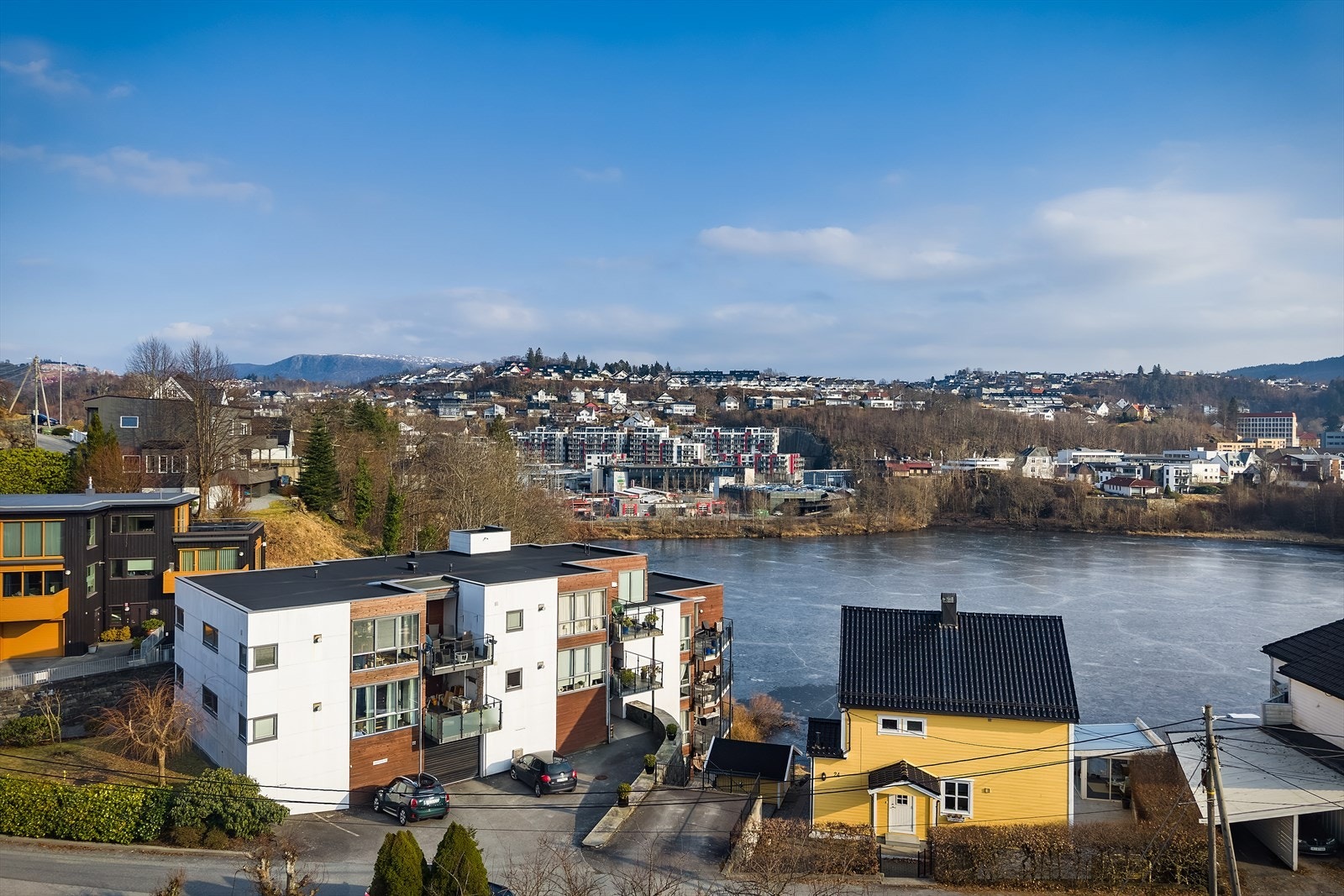 Velkommen til Nesttunhalsen 22! Presentert av Fanasparebank Eiendom v/ Eiendomsmegler Richard Kleppe Galleribilde