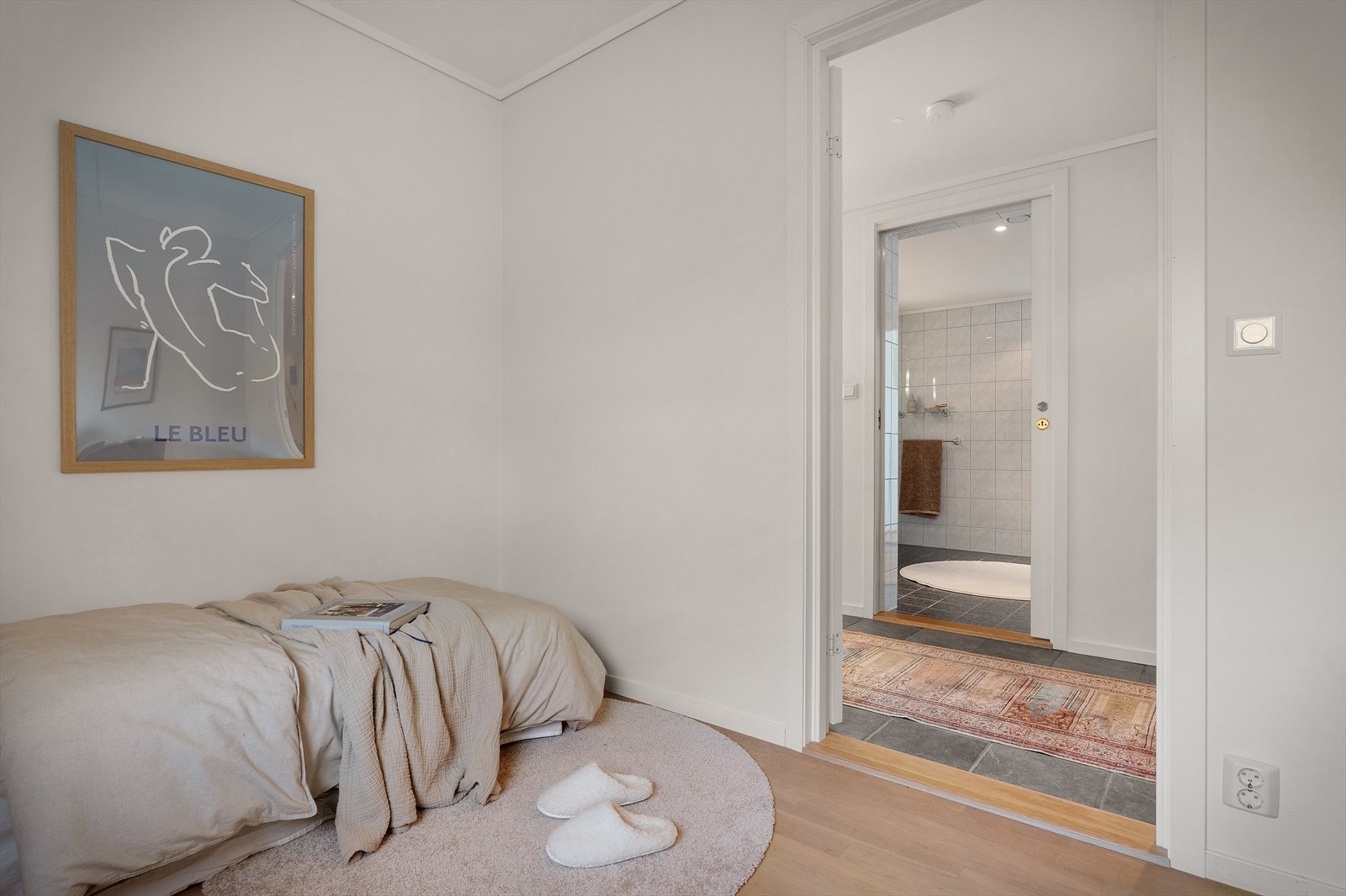 Soverom 2 er på 7,1 kvm Galleribilde