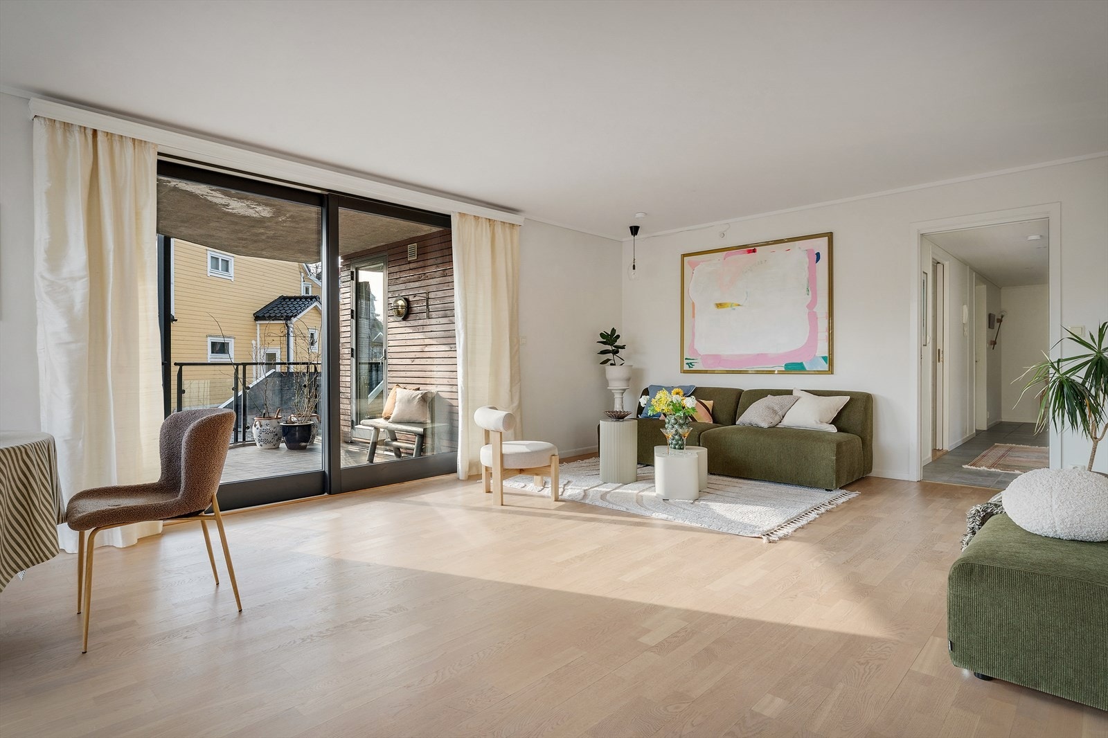 Lys og luftig stue på hele 40kvm Galleribilde