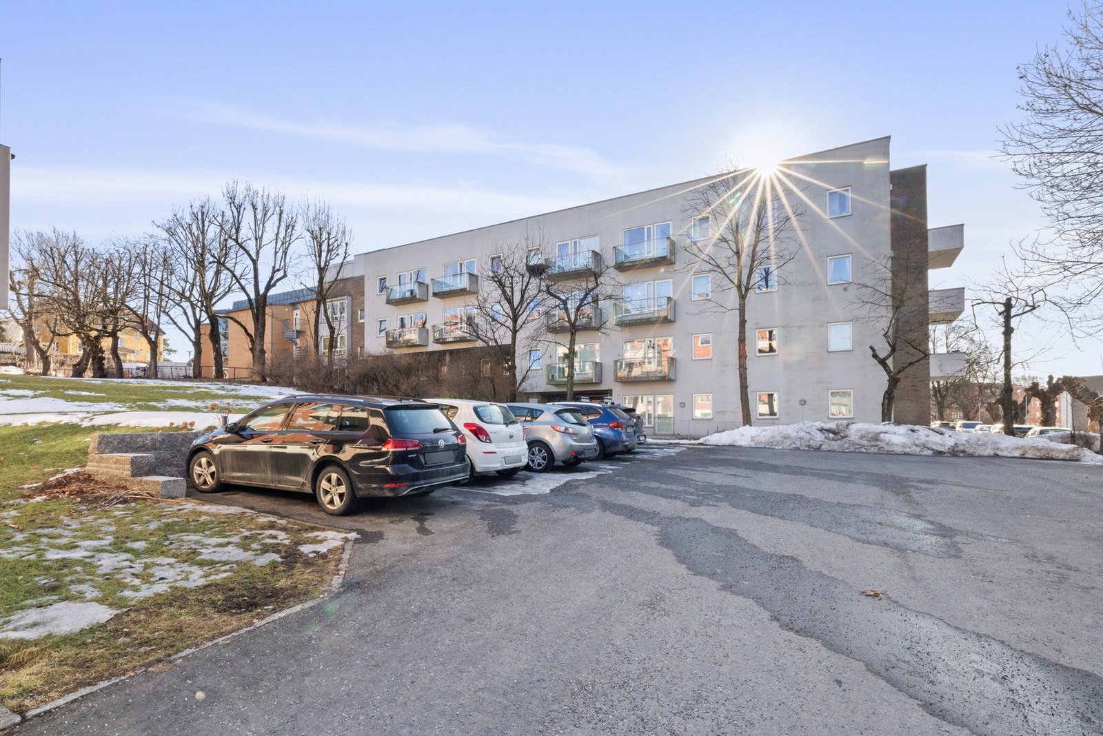 Aksjelaget leier ut parkeringsplasser. Dette koster kr 500 i måneden. Galleribilde