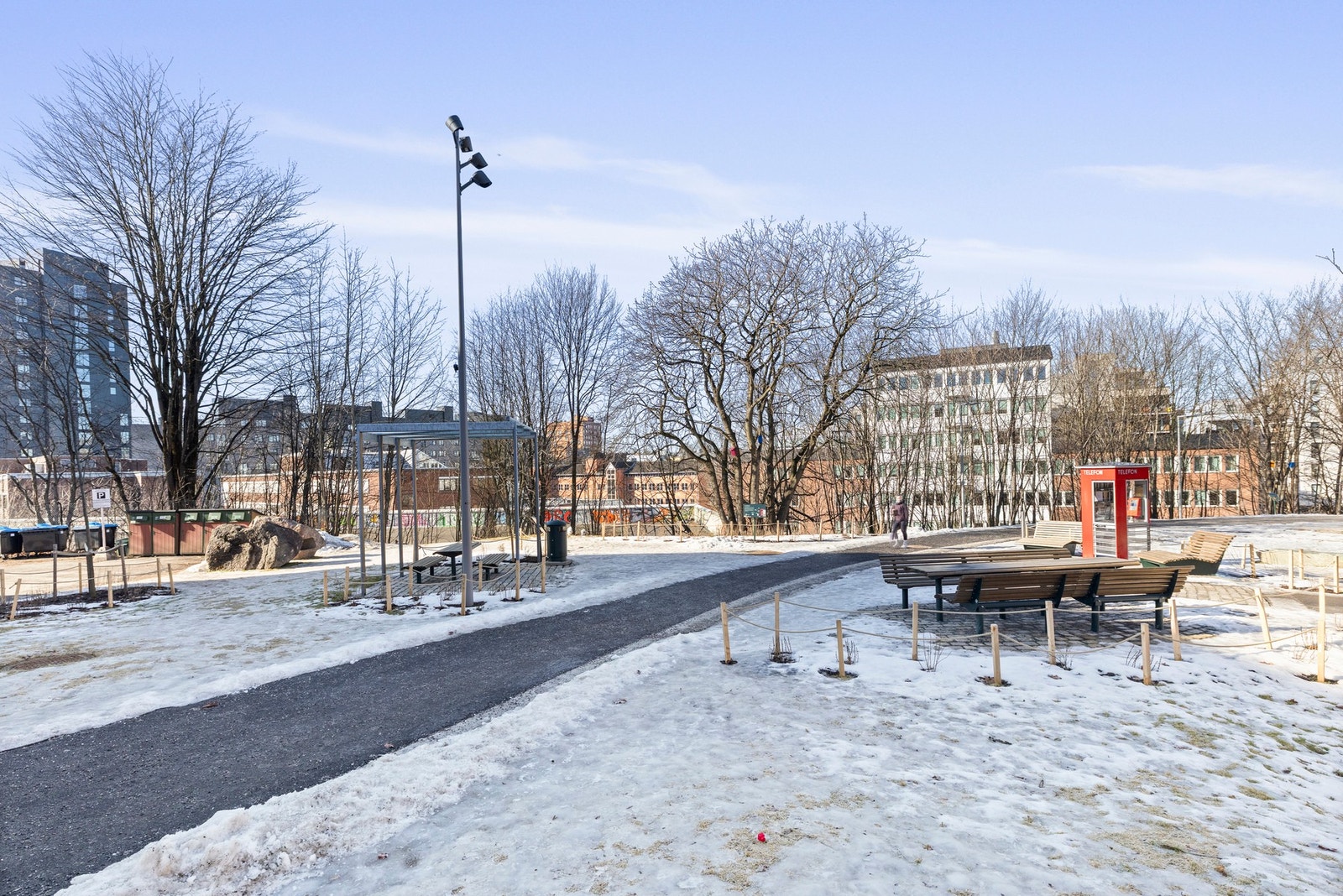 Området er pent opparbeidet for store og små. Galleribilde