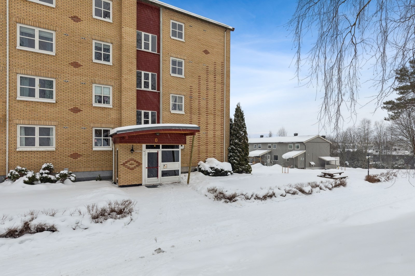 Meget pen 3-roms leilighet i 3. etasje i Svalevegen borettslag på Vennersberg. Galleribilde