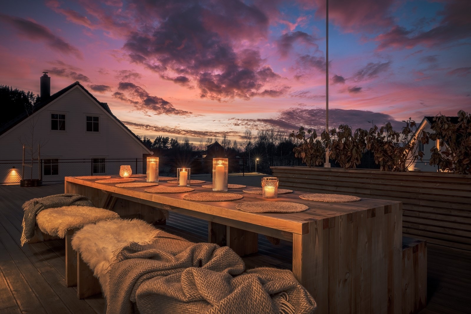 Området er hovedsakelig bebygd med eneboliger og fritidsboliger. Galleribilde