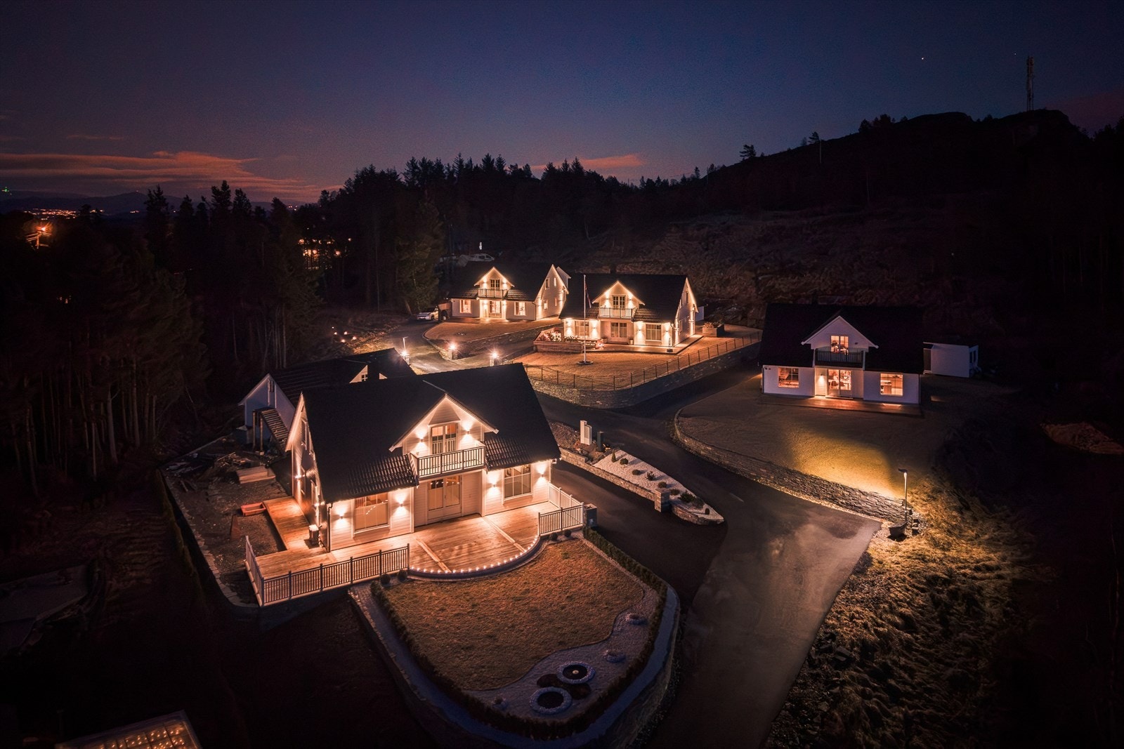 Boligen har fått montert el-billader. Galleribilde