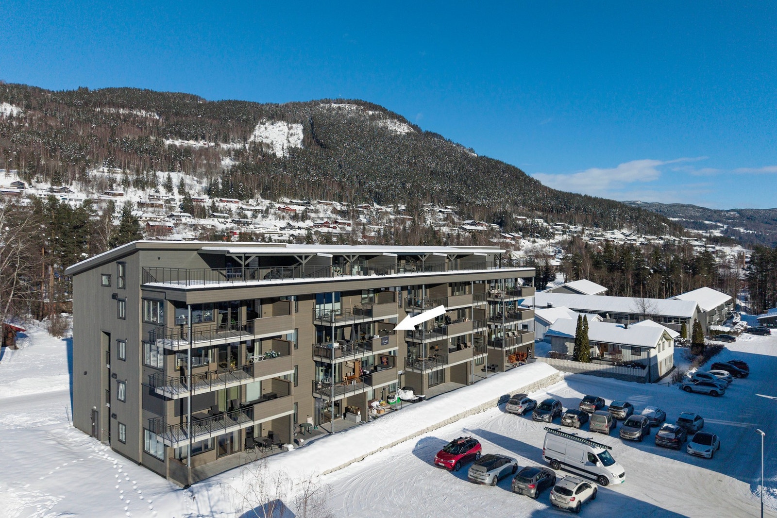 Moderne og arealeffektiv leilighet midt i Gol sentrum. Galleribilde