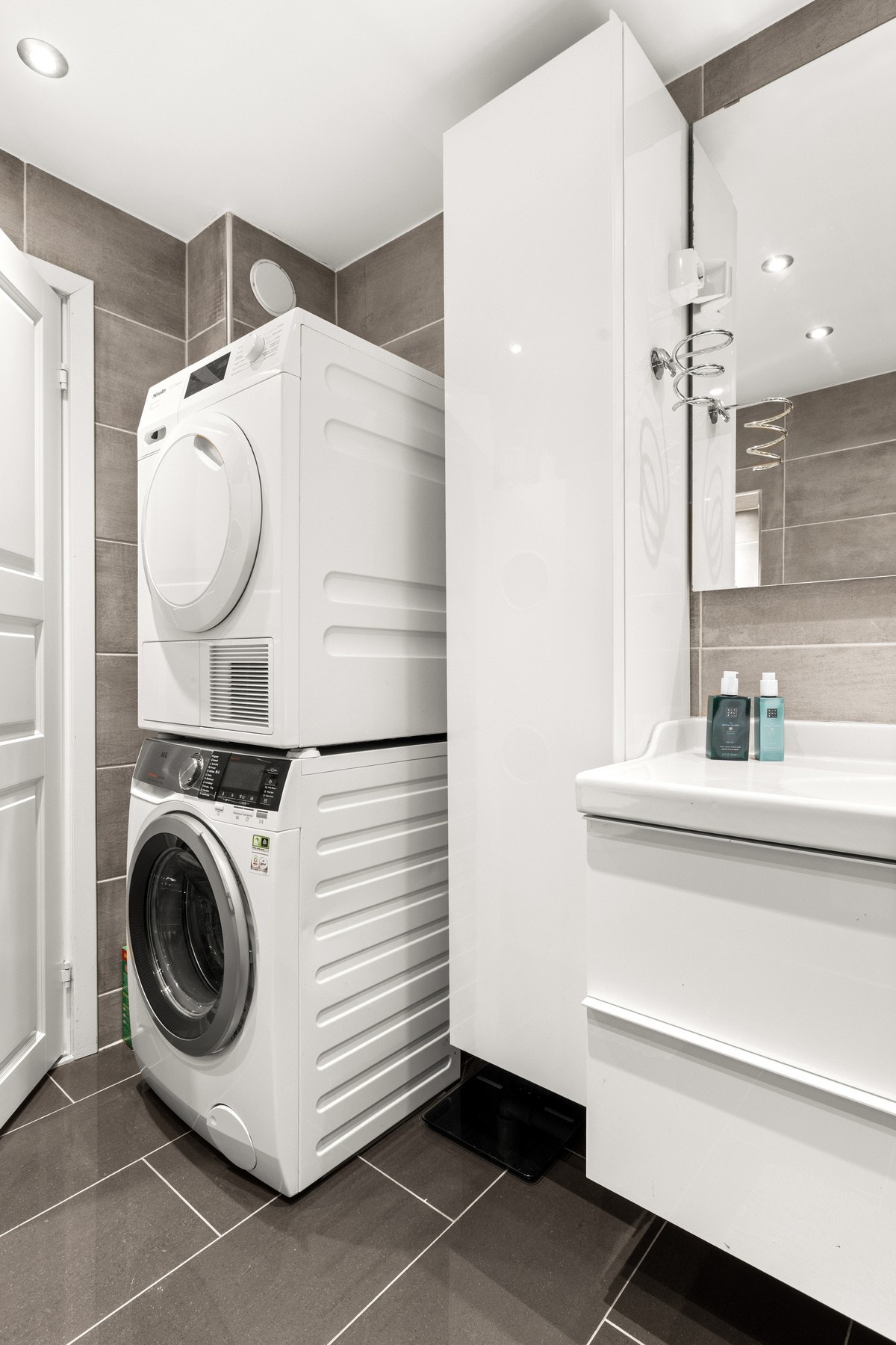 Det er også opplegg for vaskemaskin og tørketrommel Galleribilde
