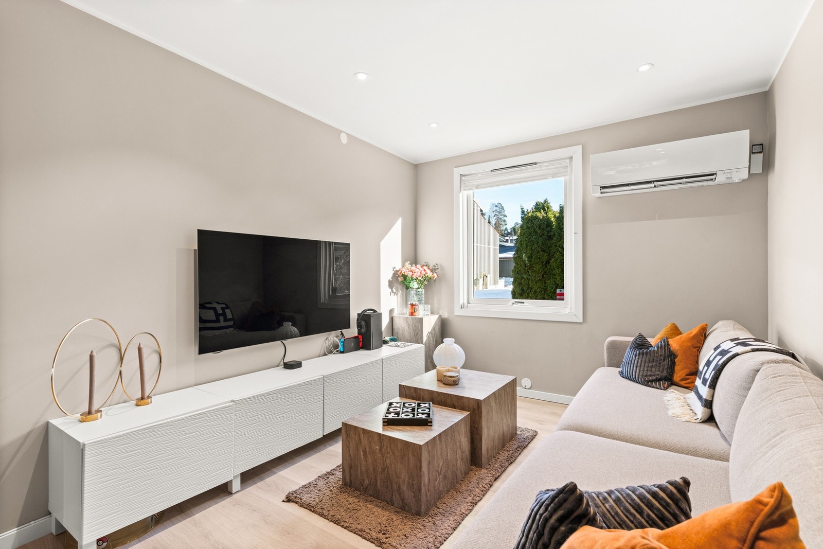 Dagens stue har to tv-soner Galleribilde