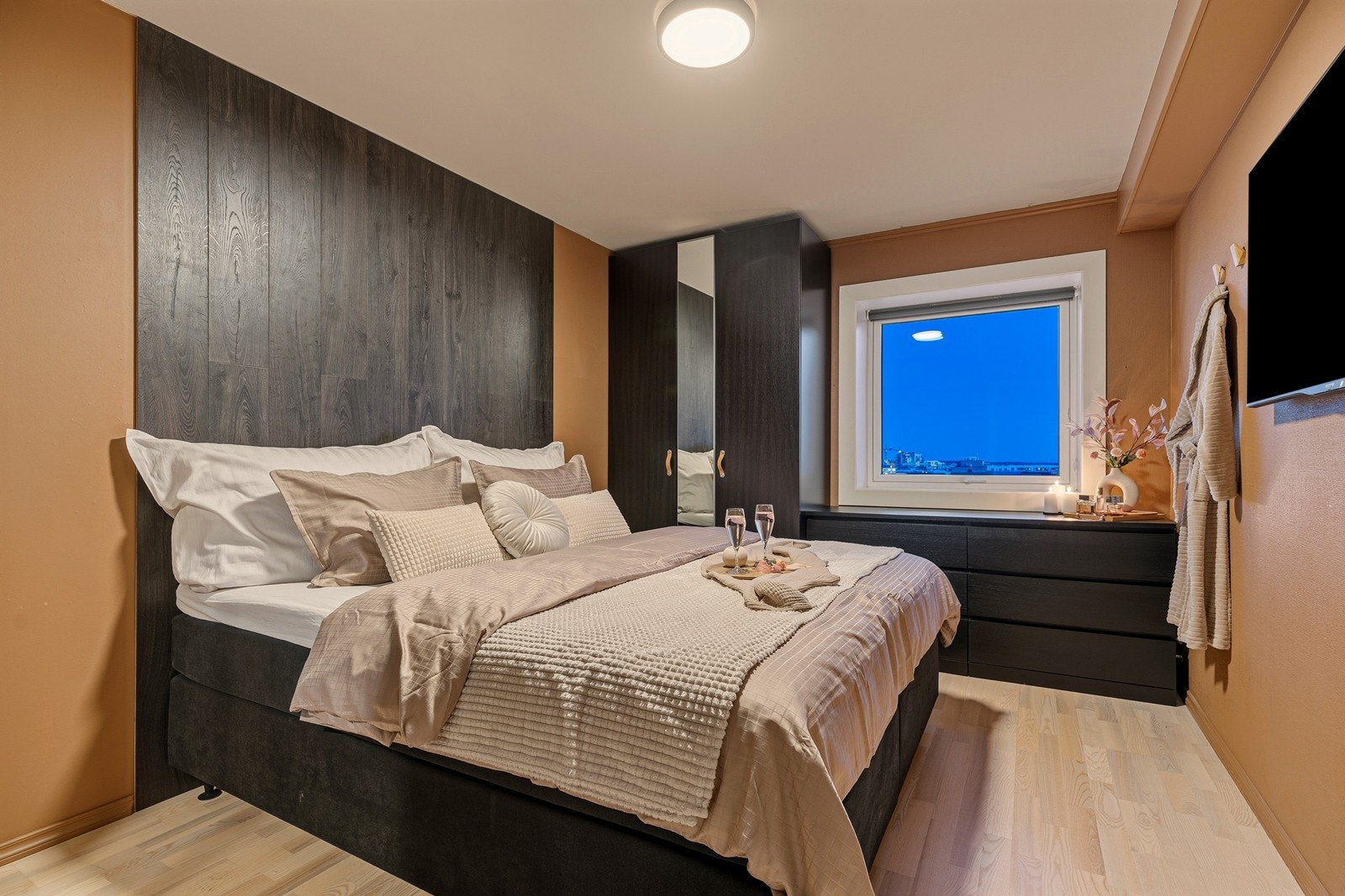 Hovedsoverom - kveldsstemning Galleribilde