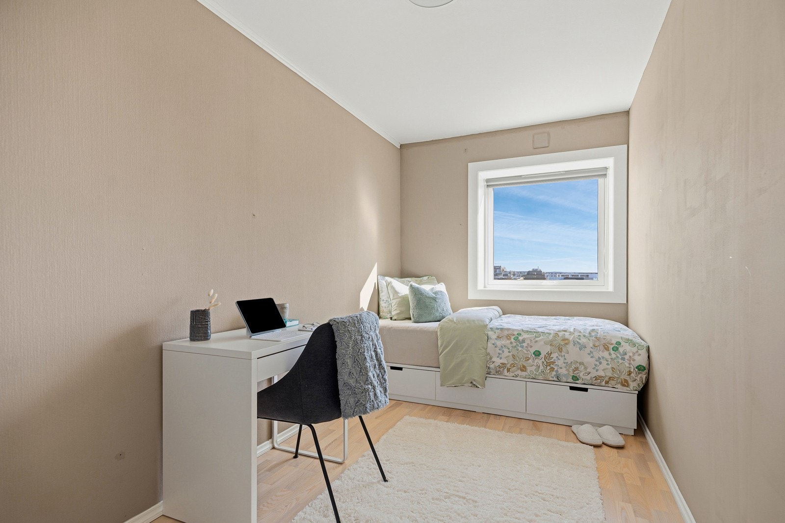 Soverom 2 passer utmerket som barnerom, gjesterom eller kontor Galleribilde