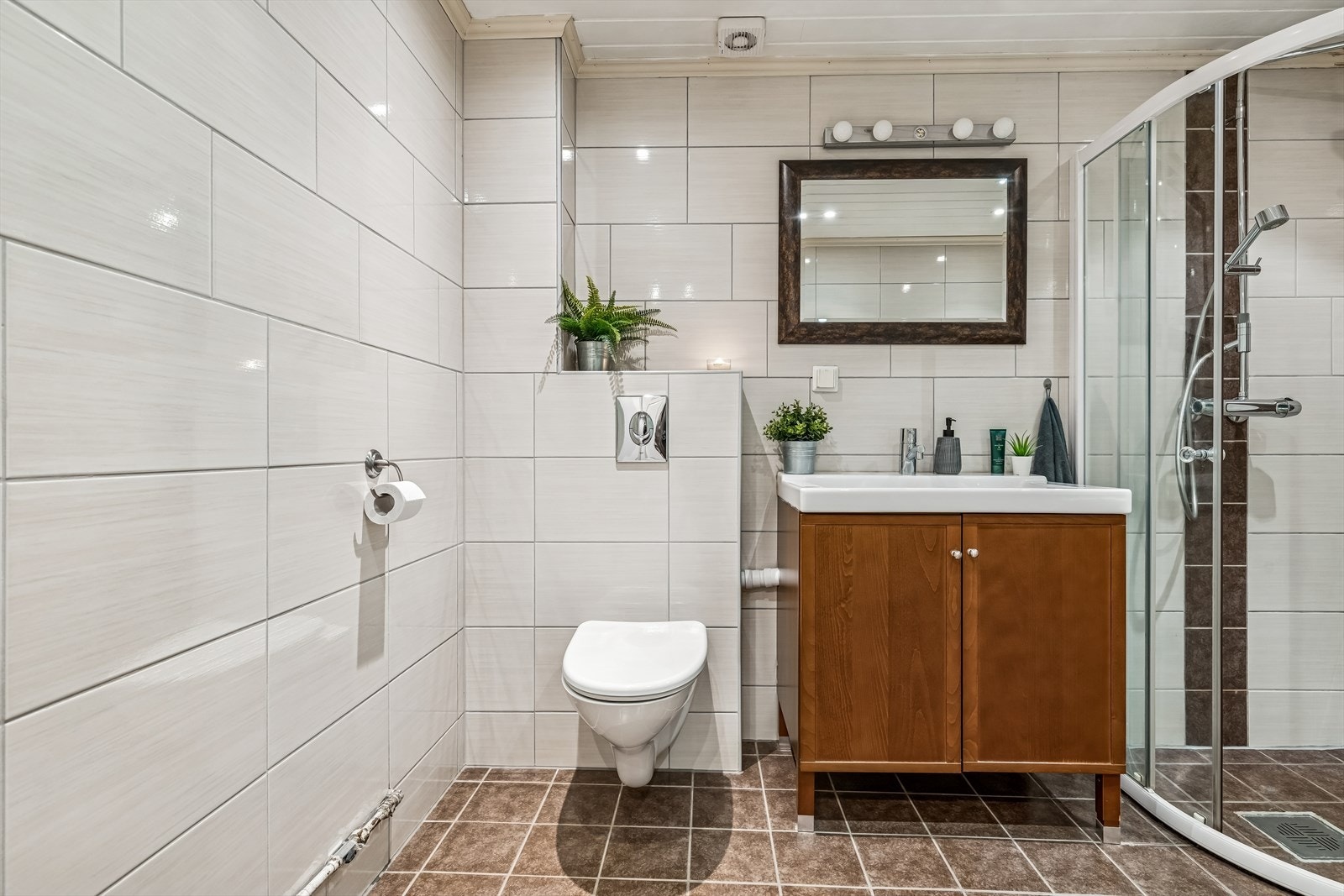 Pent flislagt bad fra ca. 2010. Galleribilde