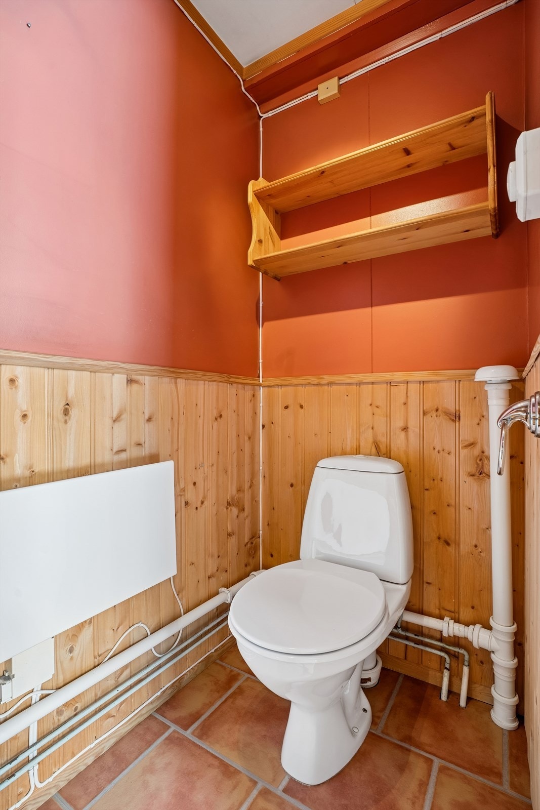 I første etasje finnes et separat toalettrom. Galleribilde