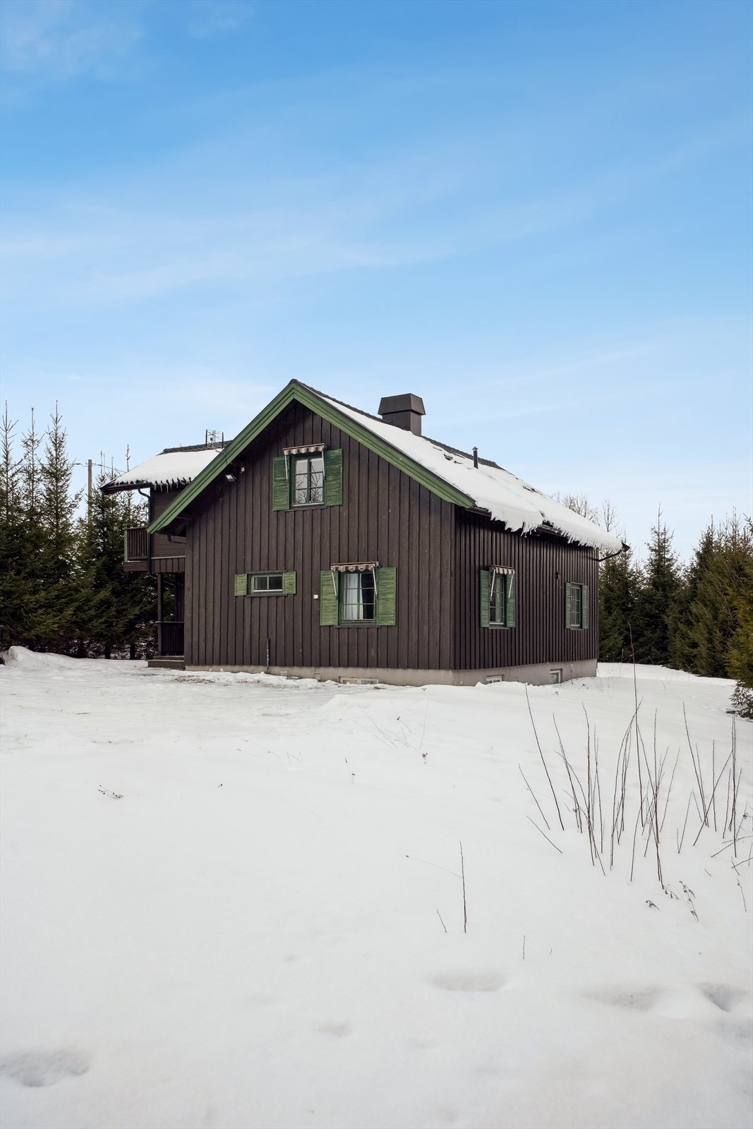 Det er kort avstand til Mørkved skole, som ligger kun 800 meter unna. Galleribilde