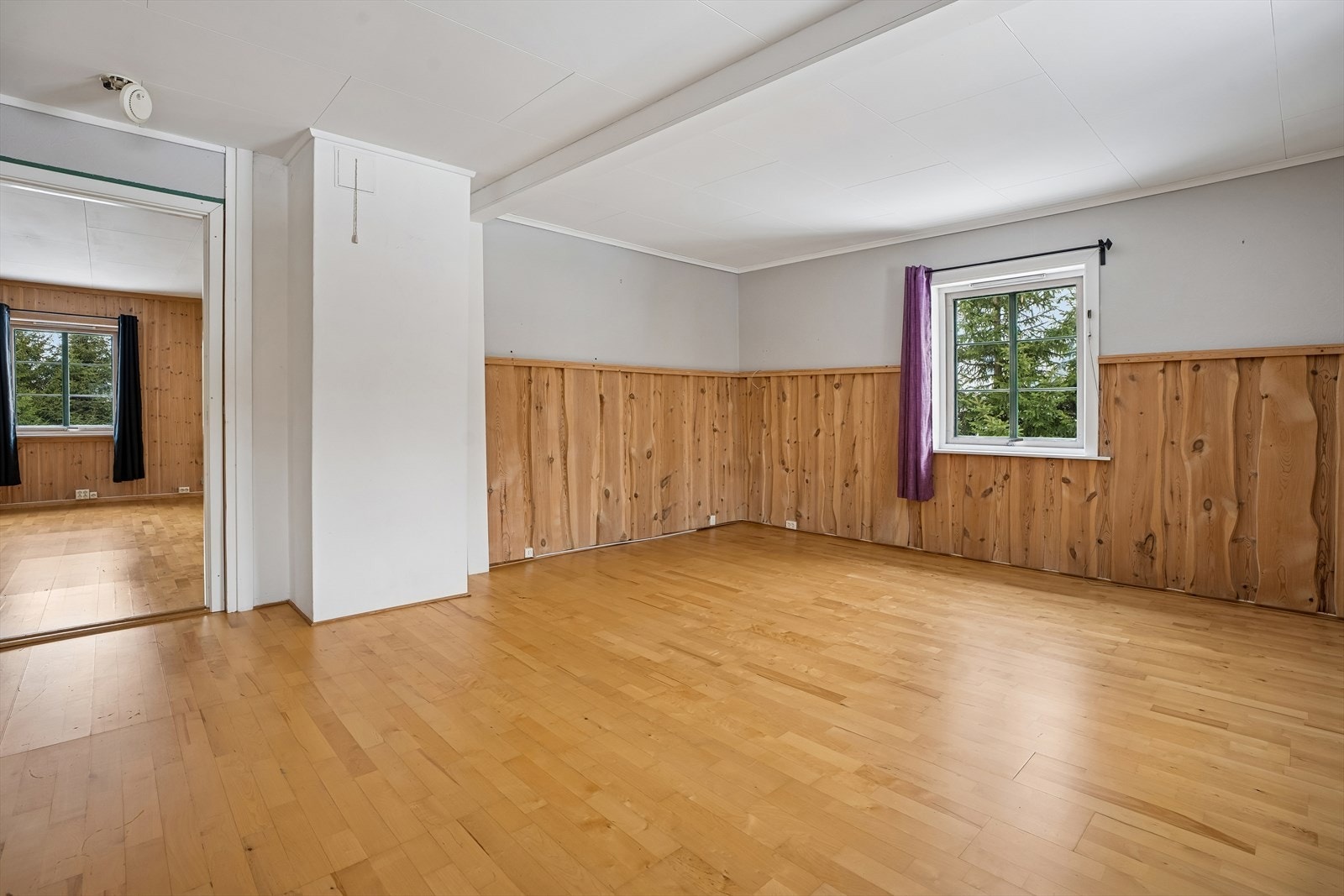 Den andre stuen gir ekstra plass for en separat sittegruppe eller kontorløsning. Galleribilde