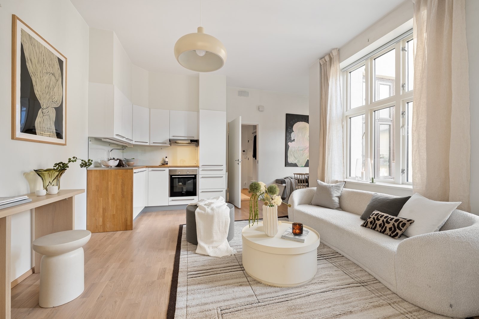 En lys, klassisk og meget attraktiv 2-roms selveierleilighet på 47 m². Foto: Arne Scram Galleribilde