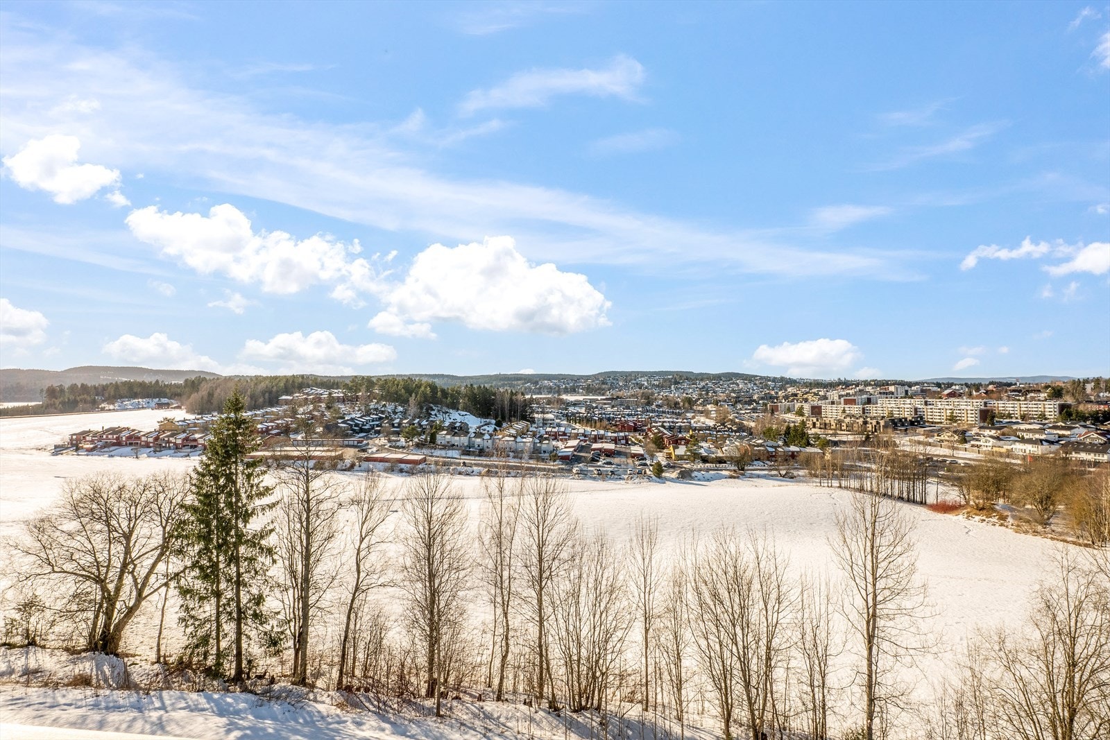 Samtidig som du kommer høyere enn hele nærområdet og får langstrakt utsikt Galleribilde