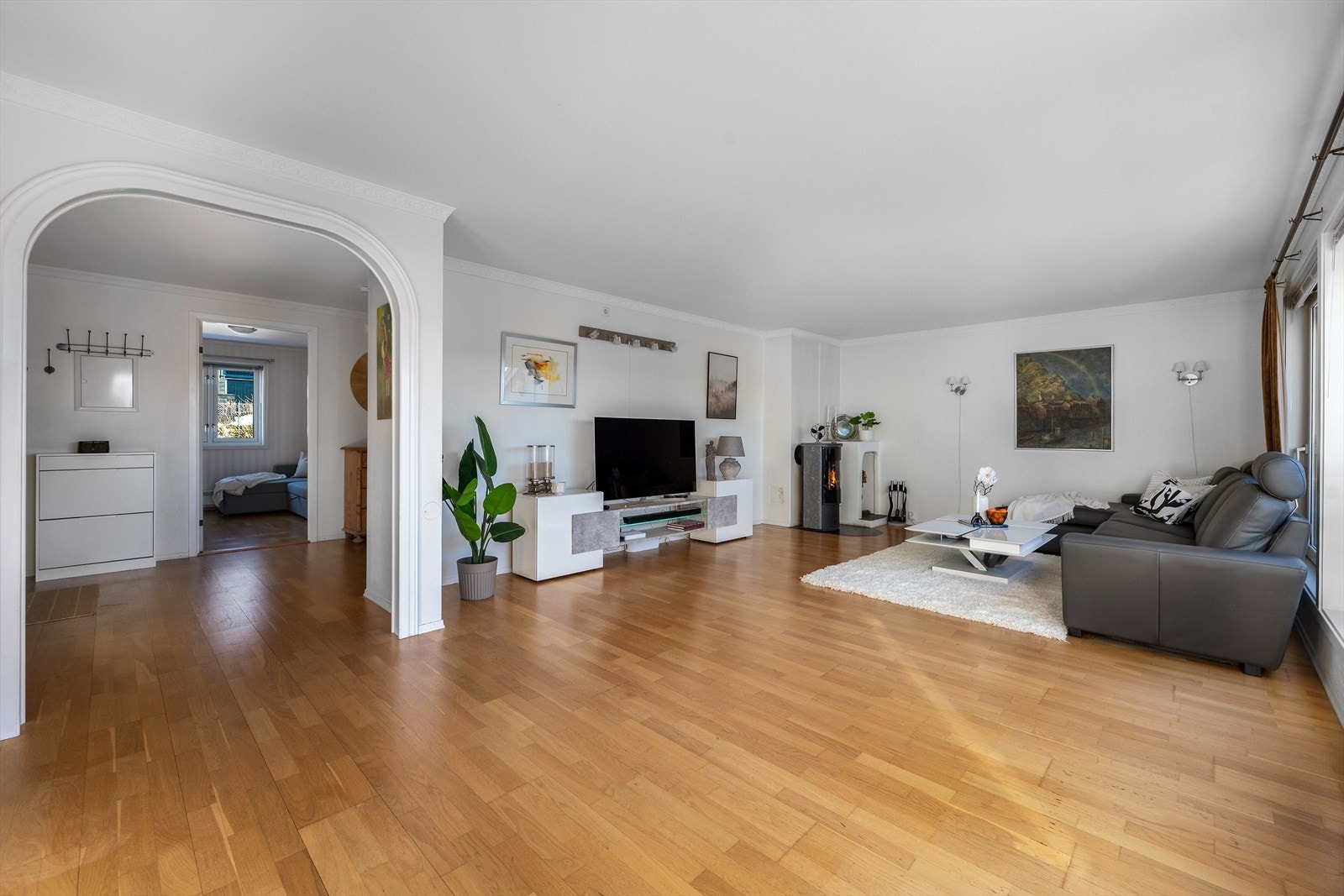 Her får du en god planløsning med romslig plass i samtlige rom Galleribilde