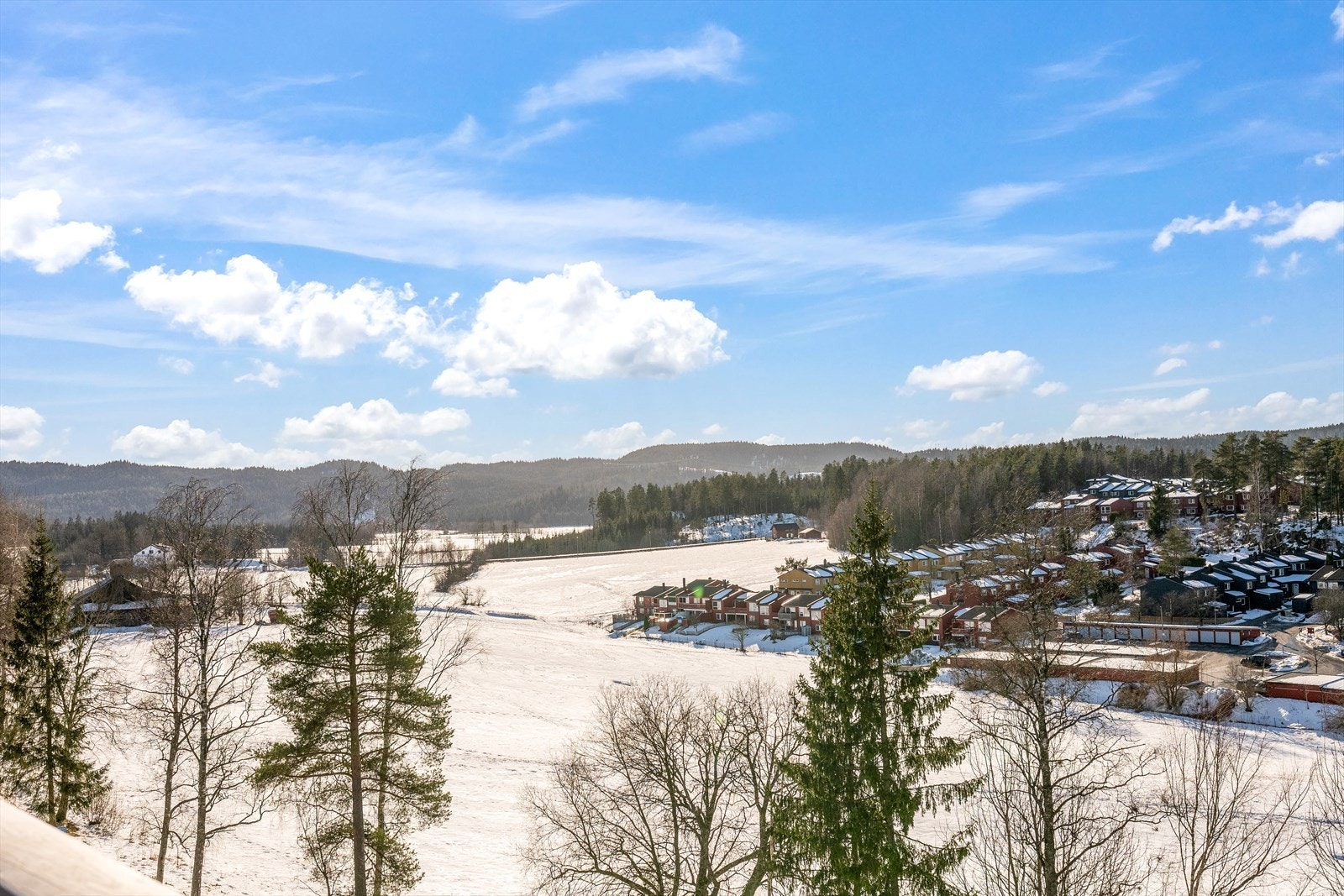 Her får du idyllisk utsikt innover Østmarka (og flotte turområder rett utenfor døren) Galleribilde