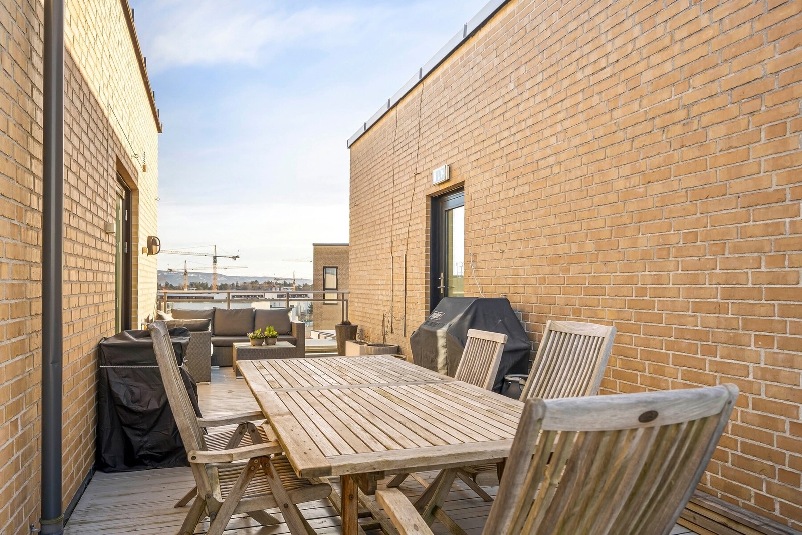 Her ligger alt til rette for hyggelige sammenkomster og avslapning i rolige omgivelser. Galleribilde