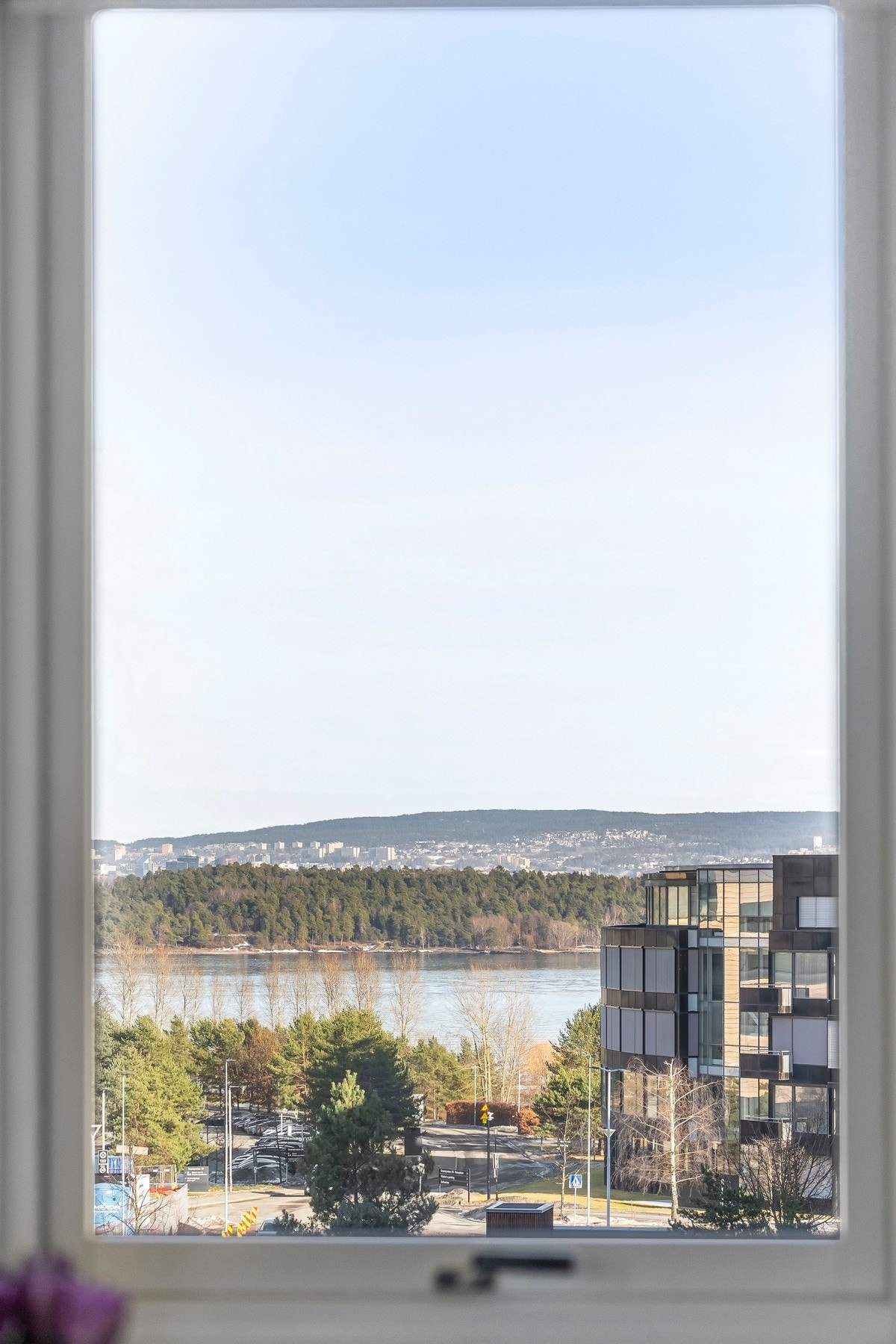 Utsikt fra kjøkkenet/spisestuen Galleribilde