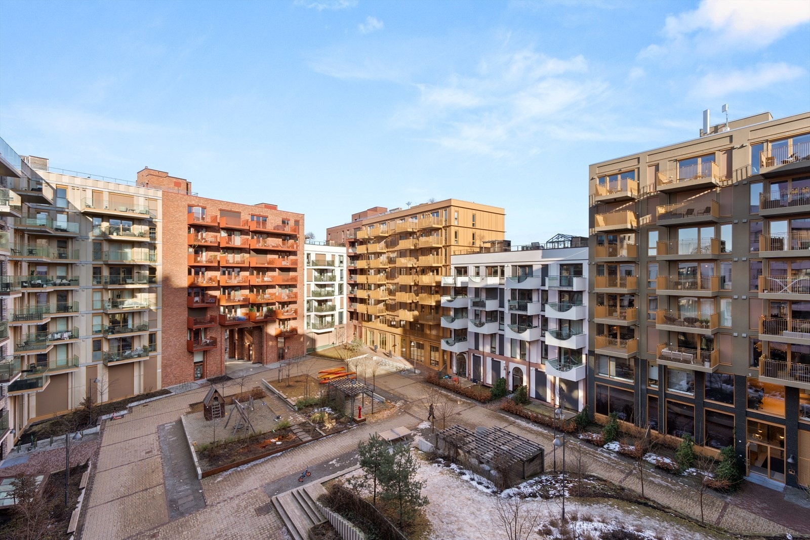 Her bor du omkranset av topp moderne bygninger. Galleribilde