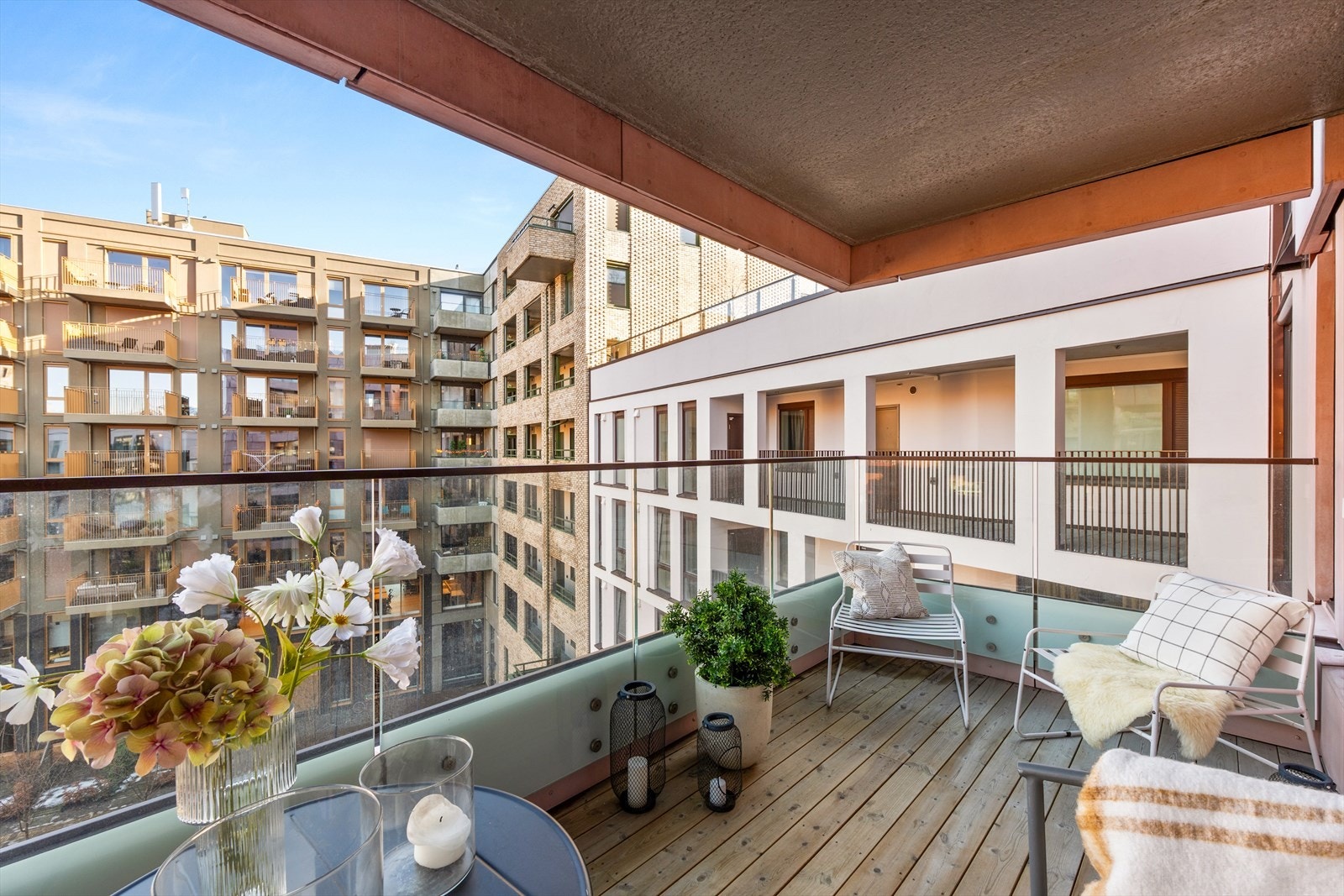 Her er det god plass til lounge møbler og grill. Galleribilde