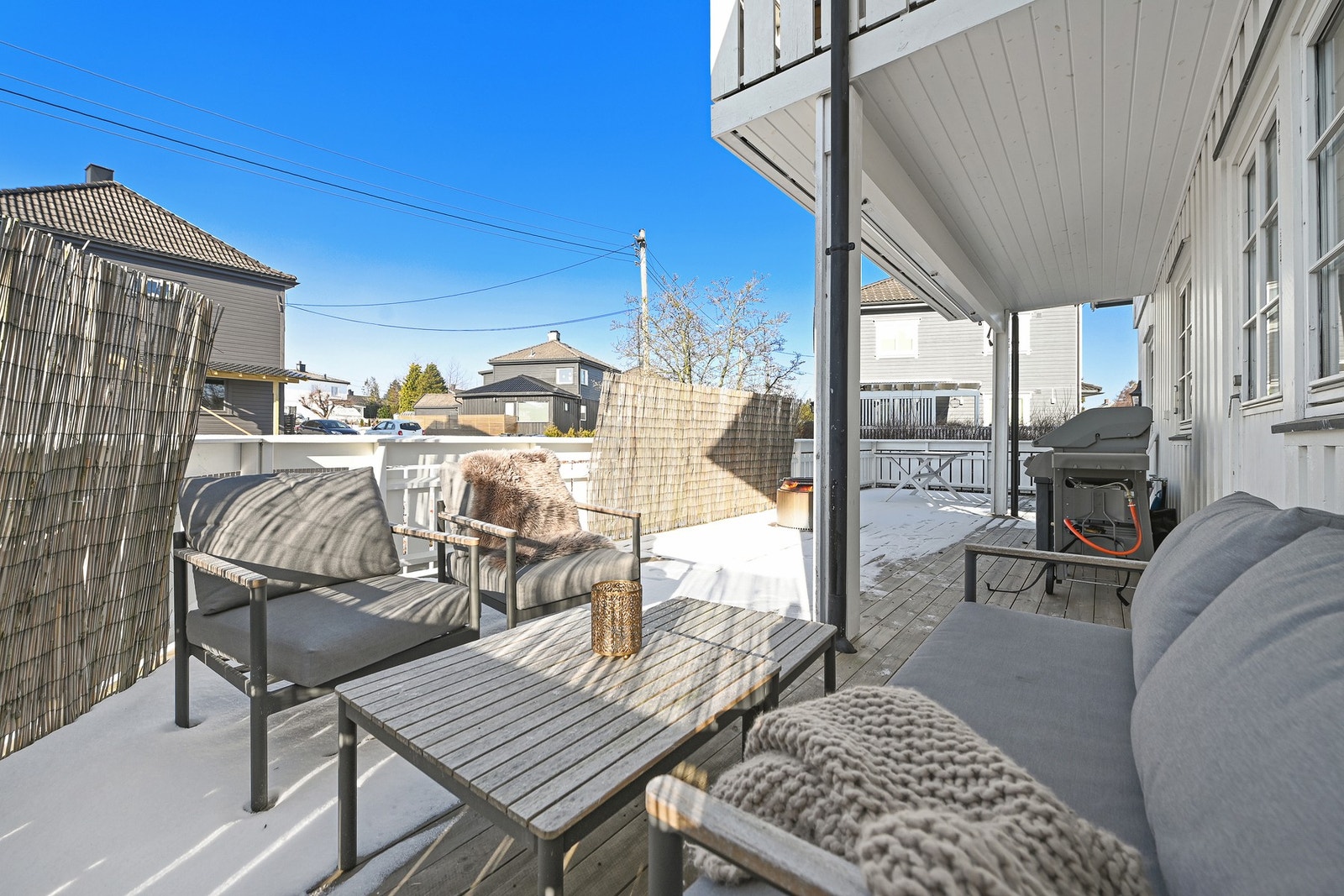 Det er kort avstand til bl. a. barneskole og og diverse forretninger på Lande senter. Galleribilde