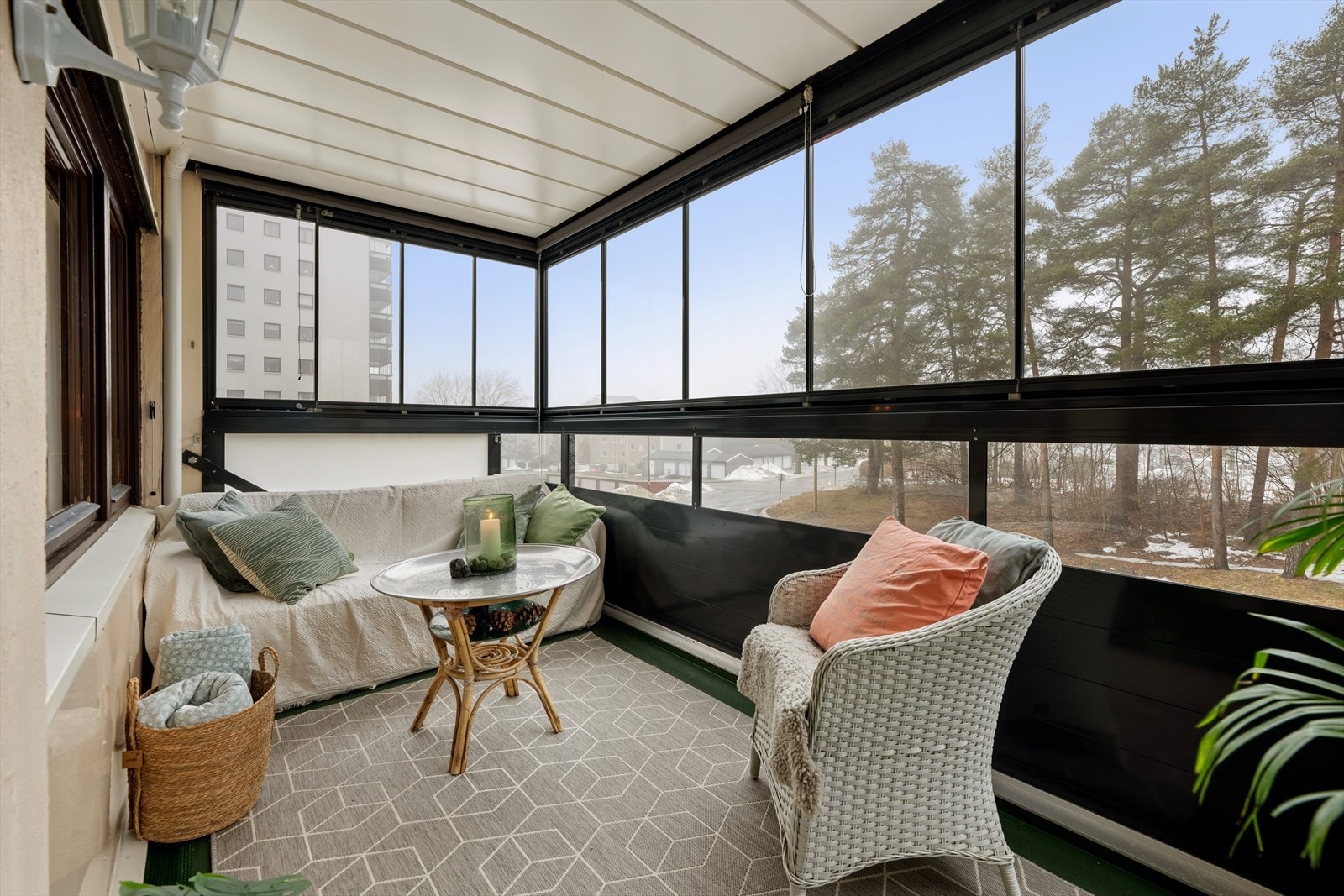 Her kan man nyte sene vårkvelder. Galleribilde