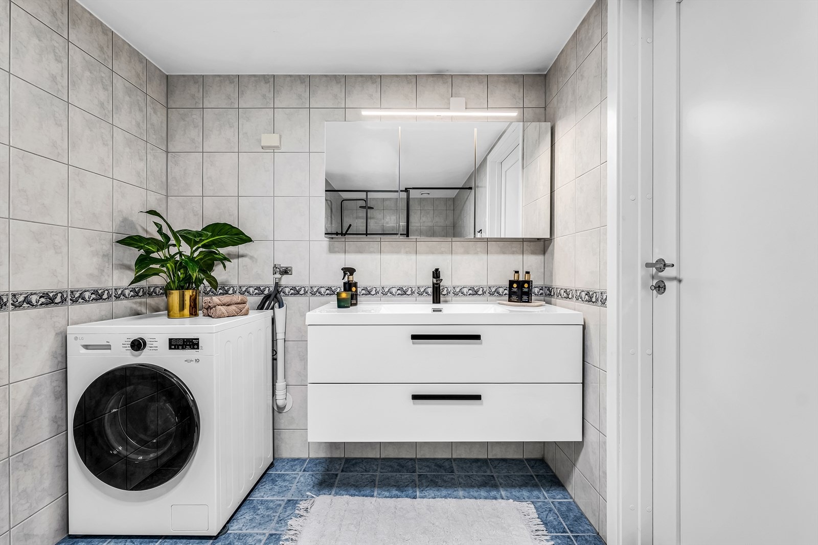 Opplegg for vaskemaskin. Galleribilde